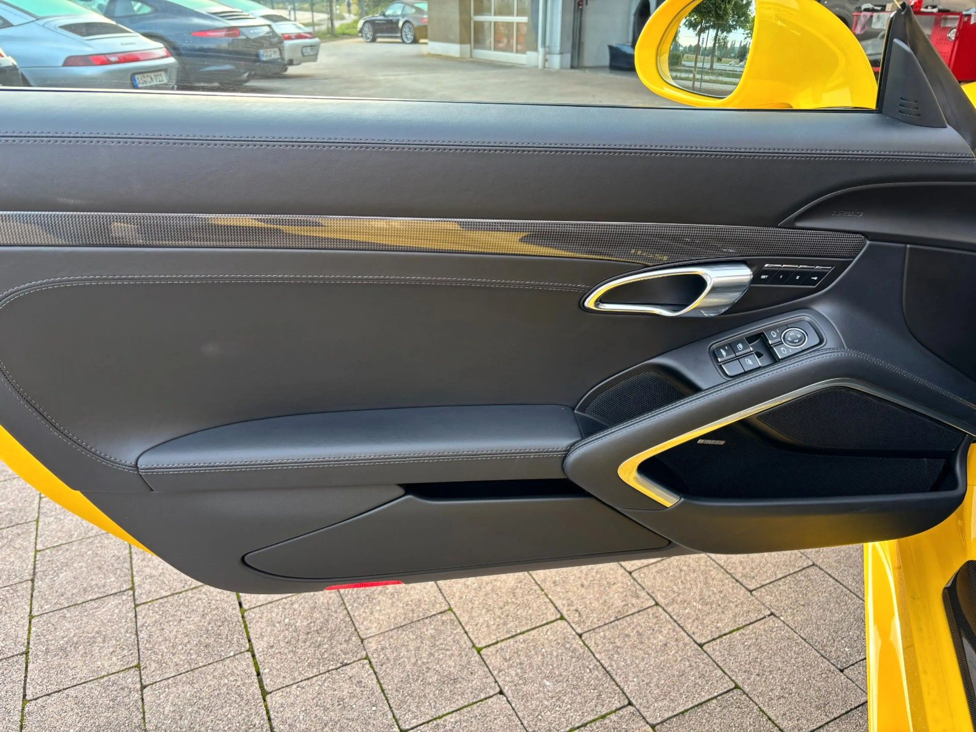 Porsche 991 .2 Turbo S Cabr. **Aerokit-PCCB-Liftsystem** — photo 5
