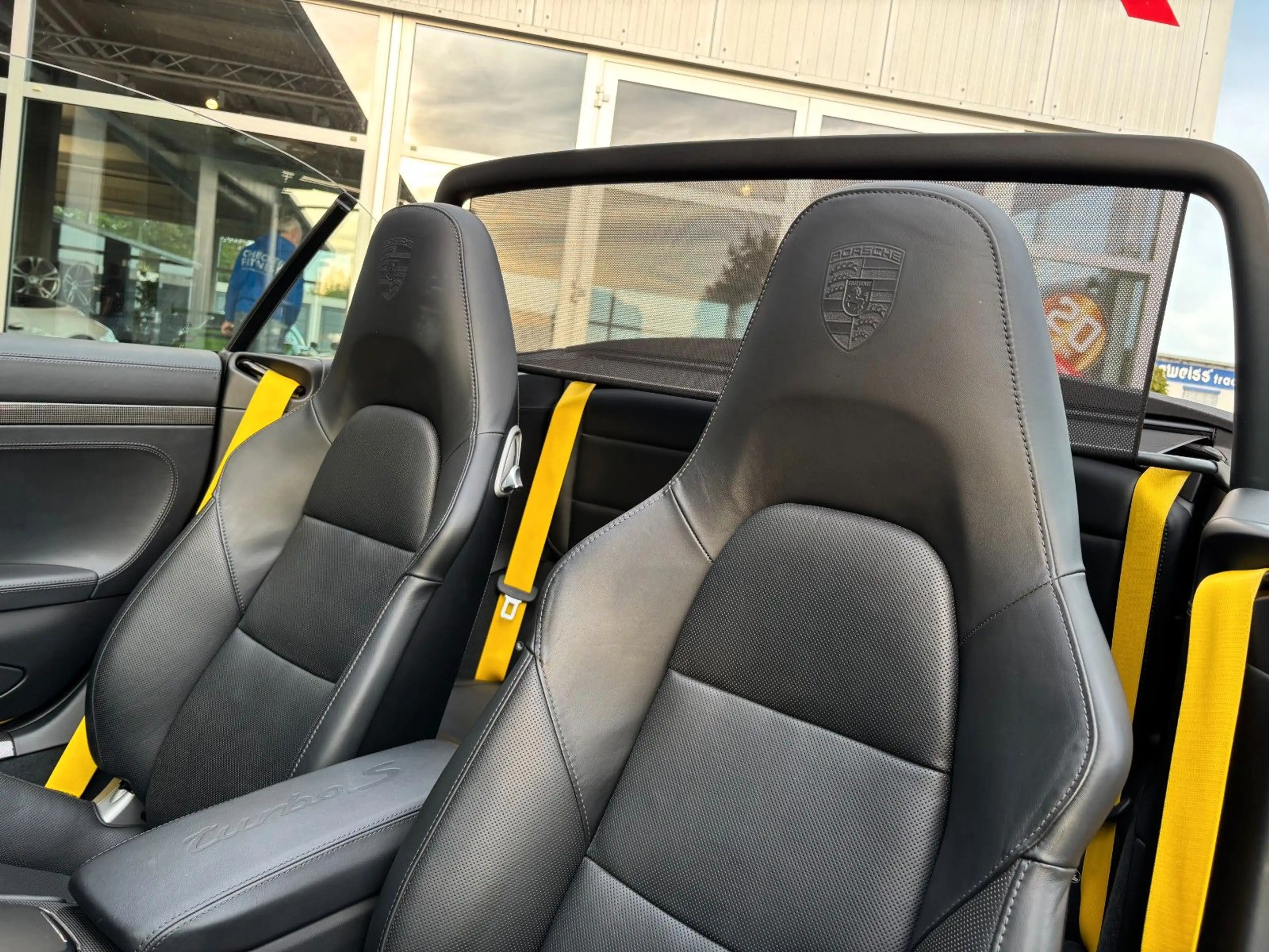 Porsche 991 .2 Turbo S Cabr. **Aerokit-PCCB-Liftsystem** — photo 2
