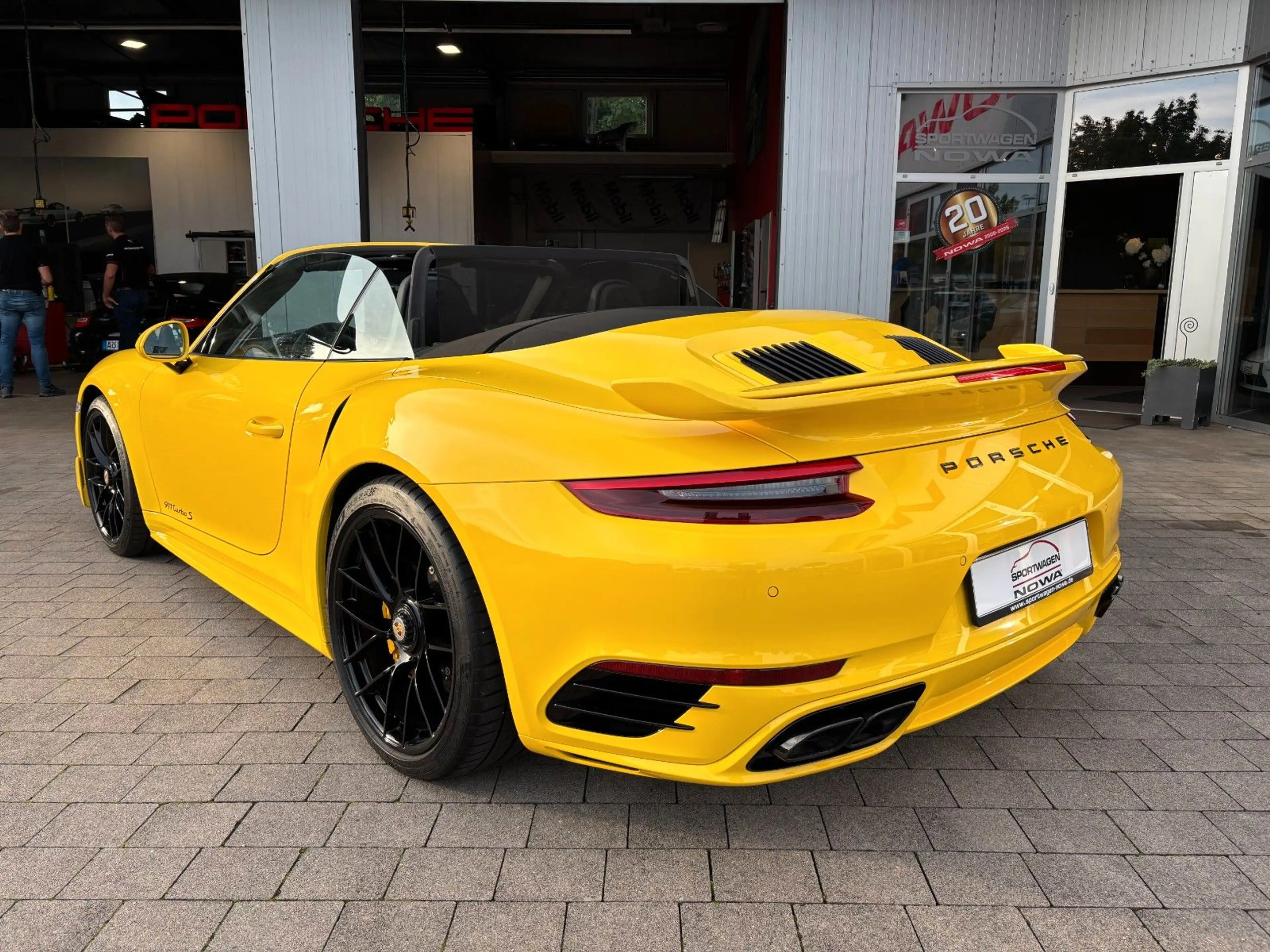 Porsche 991 .2 Turbo S Cabr. **Aerokit-PCCB-Liftsystem** — photo 17