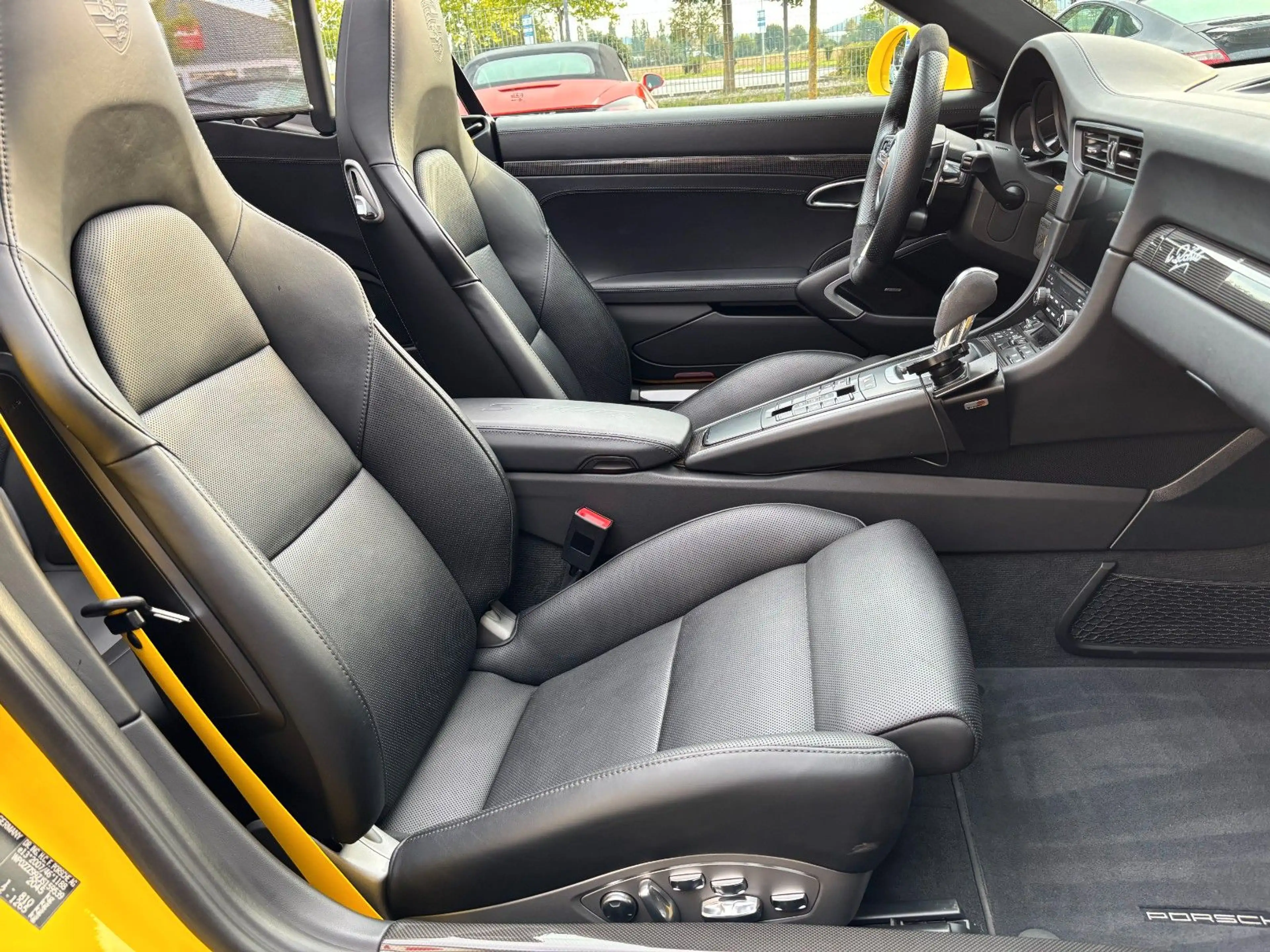 Porsche 991 .2 Turbo S Cabr. **Aerokit-PCCB-Liftsystem** — photo 13