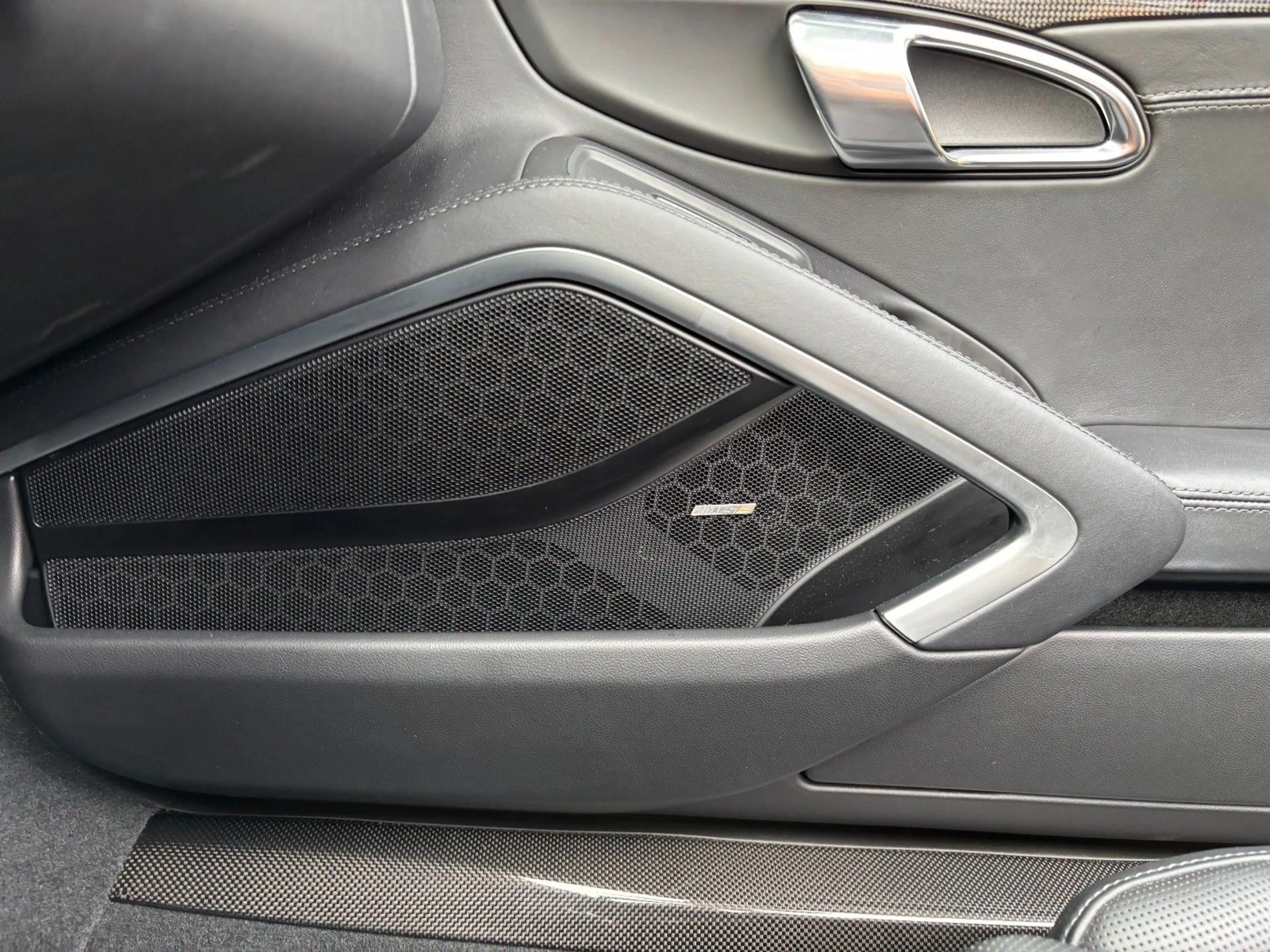 Porsche 991 .2 Turbo S Cabr. **Aerokit-PCCB-Liftsystem** — photo 22