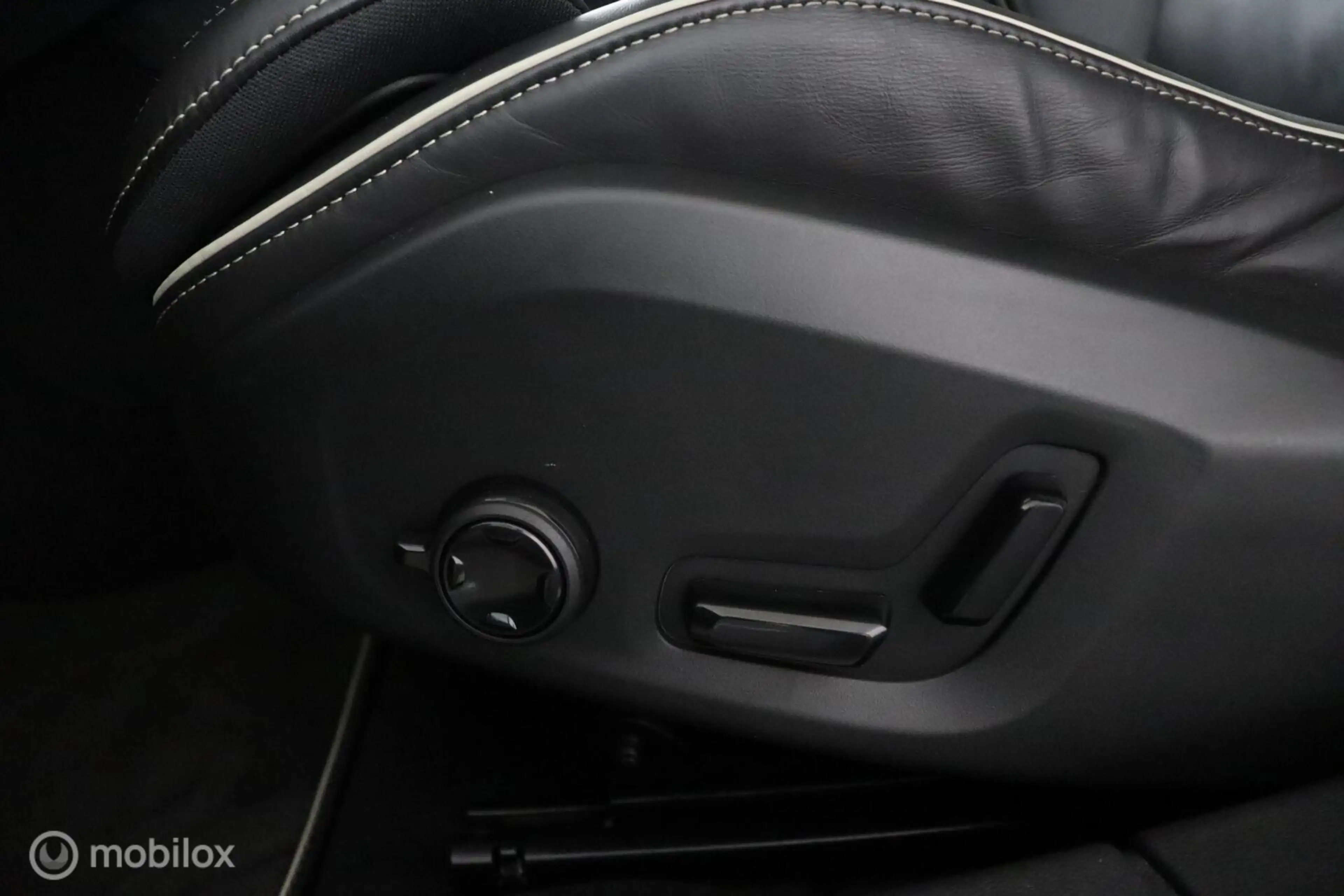 Volvo S60 2.0 B4 R-Design | 19" Velgen | Verwarmbaar stuurwi — photo 16