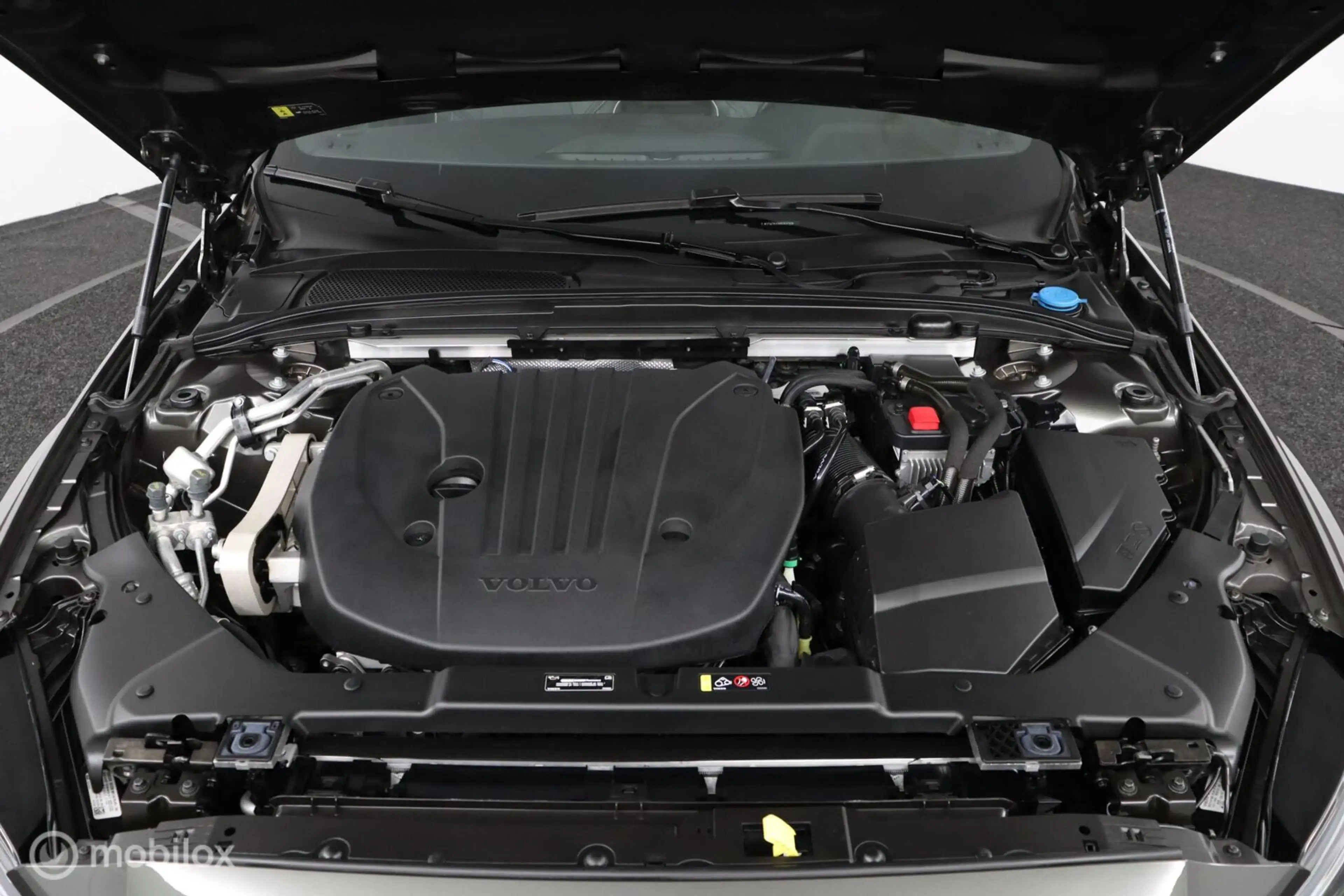 Volvo S60 2.0 B4 R-Design | 19" Velgen | Verwarmbaar stuurwi — photo 24