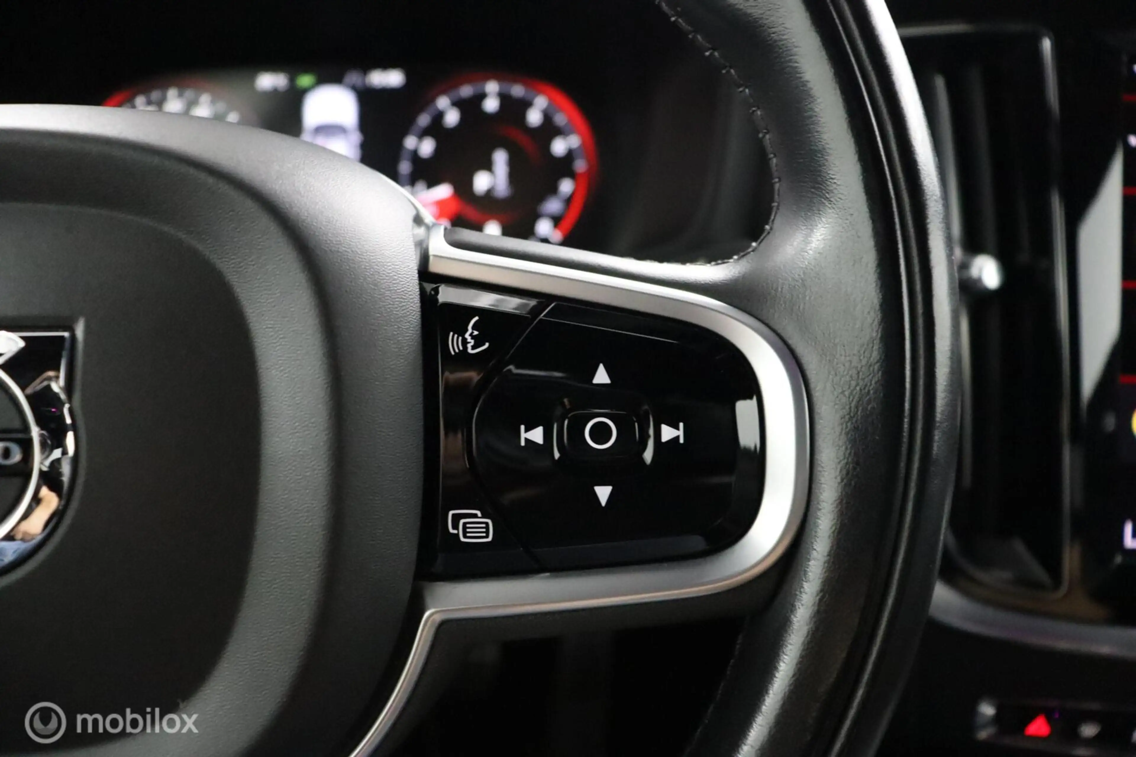 Volvo S60 2.0 B4 R-Design | 19" Velgen | Verwarmbaar stuurwi — photo 34