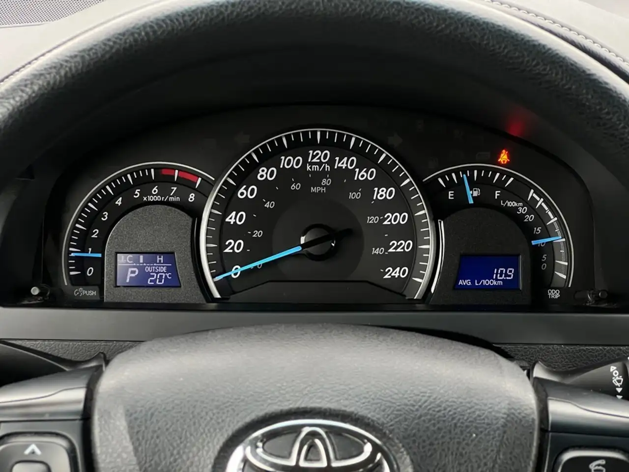 Toyota Camry снимка Toyota Camry