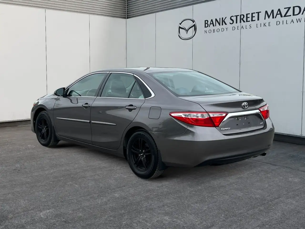 Toyota Camry снимка Toyota Camry