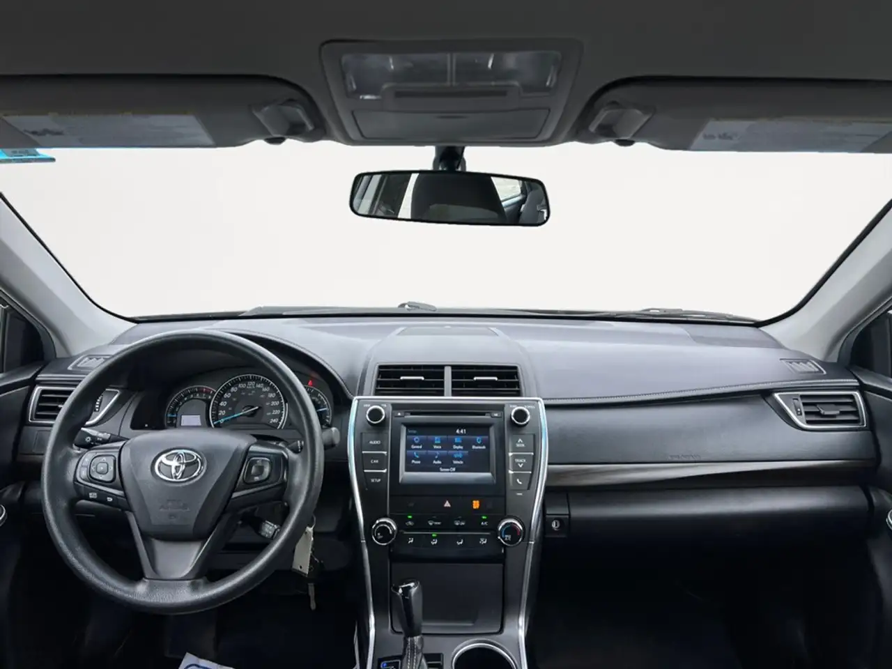 Toyota Camry снимка Toyota Camry