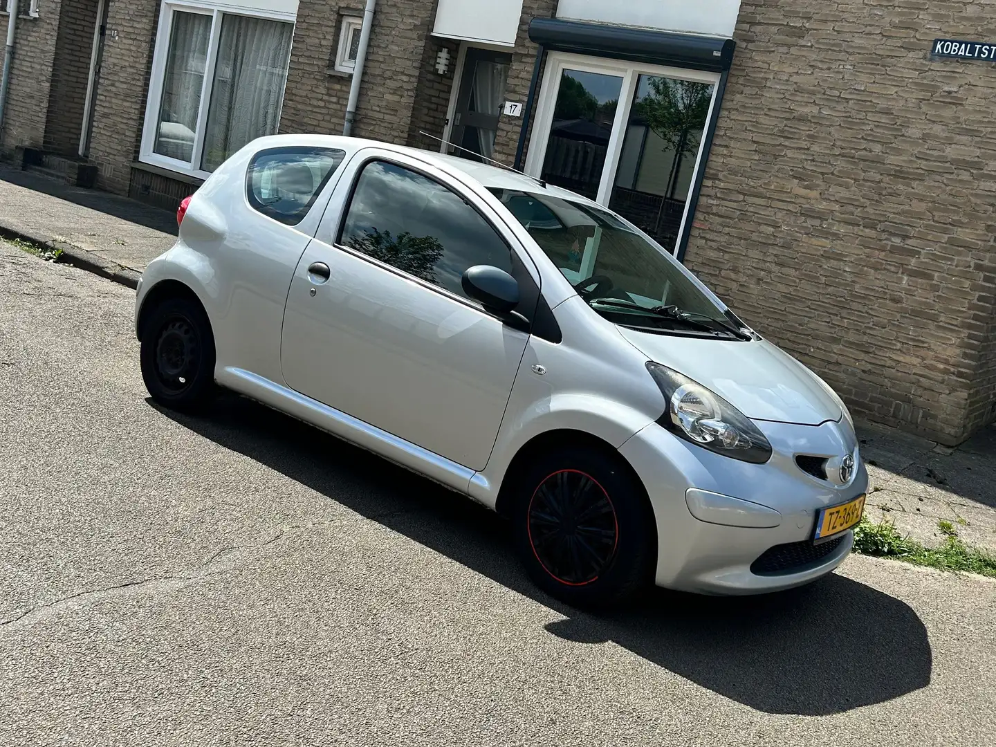 Toyota Aygo Aygo 1.0-12V Grijs - 1