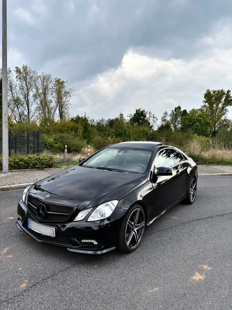 Mercedes-Benz E 250 E 250 CGI Coupé AMG-Line Panorama/Schiebedach - 1