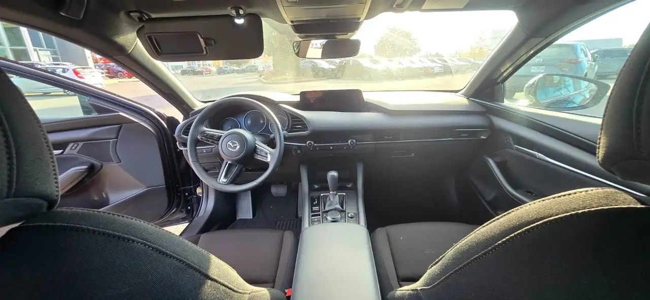 Mazda 3 снимка Mazda 3