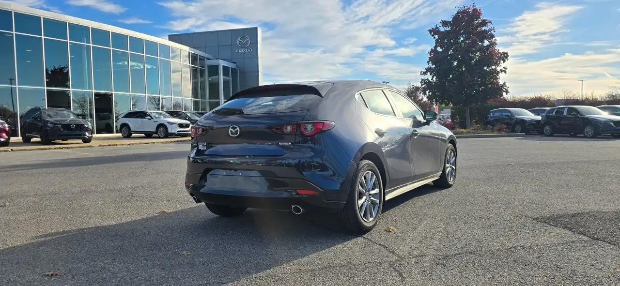 Mazda 3 снимка Mazda 3