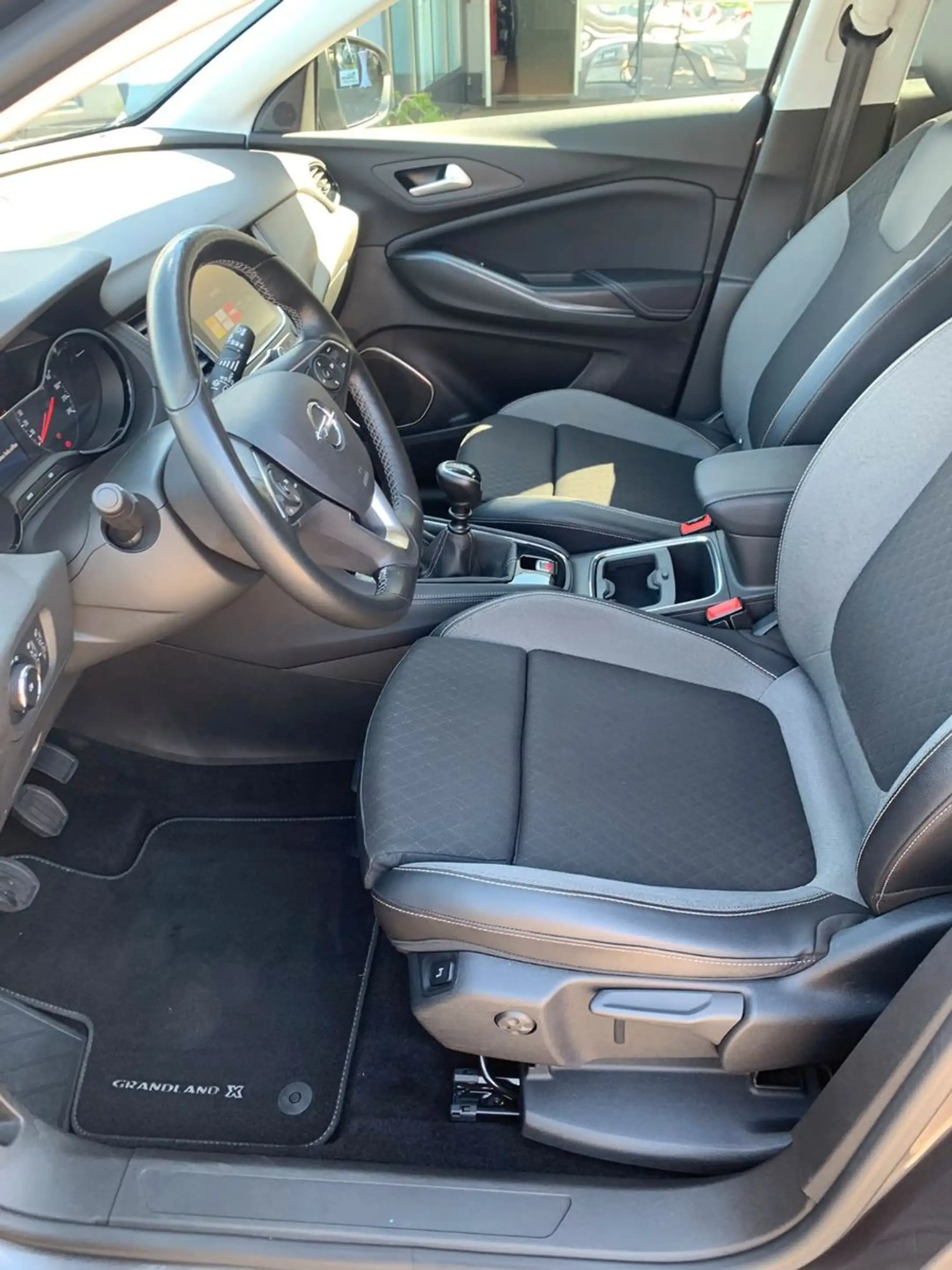 Opel Grandland X Innovation 1.5 Diesel 6 Gang — photo 11