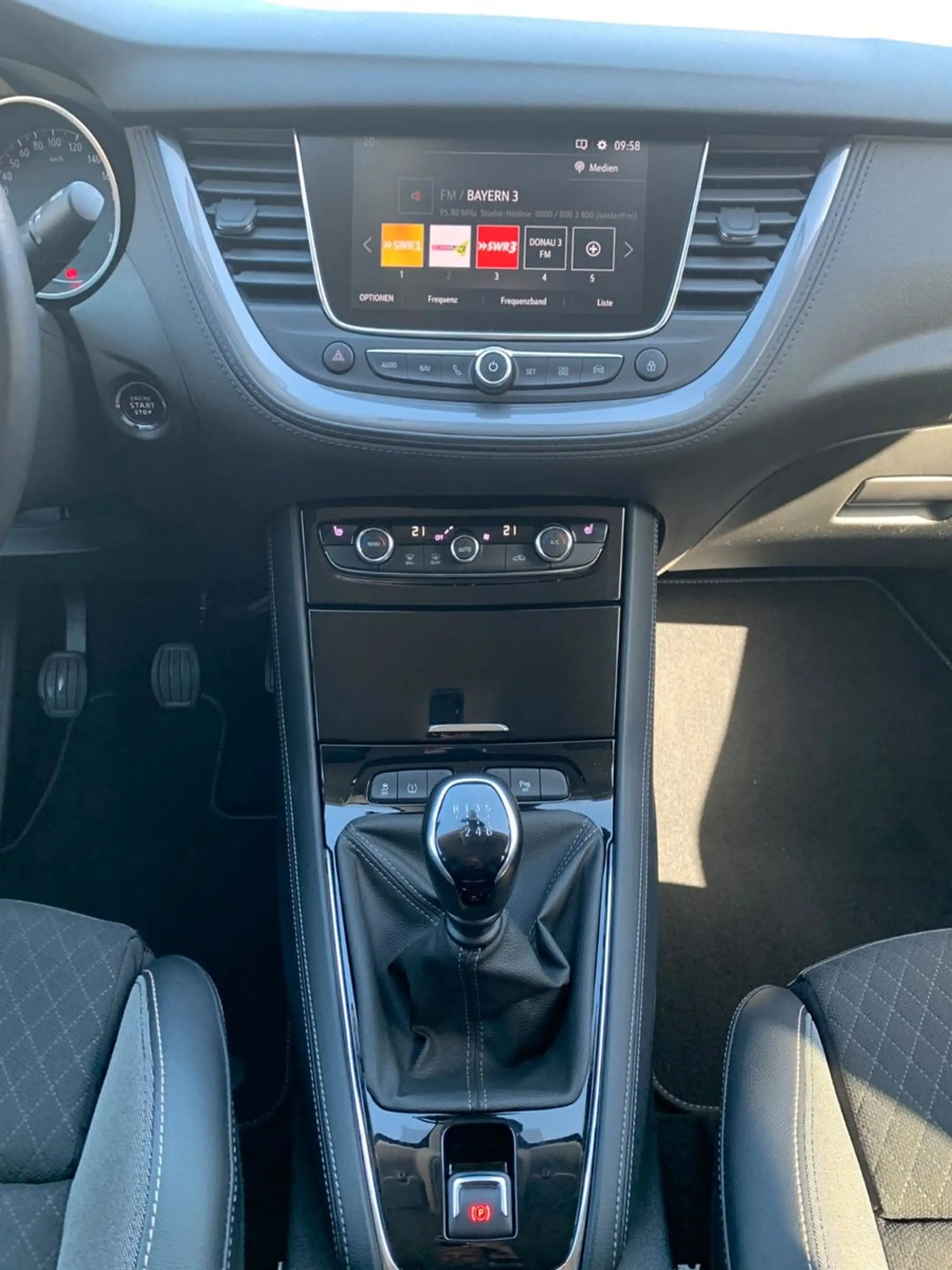 Opel Grandland X Innovation 1.5 Diesel 6 Gang — photo 10