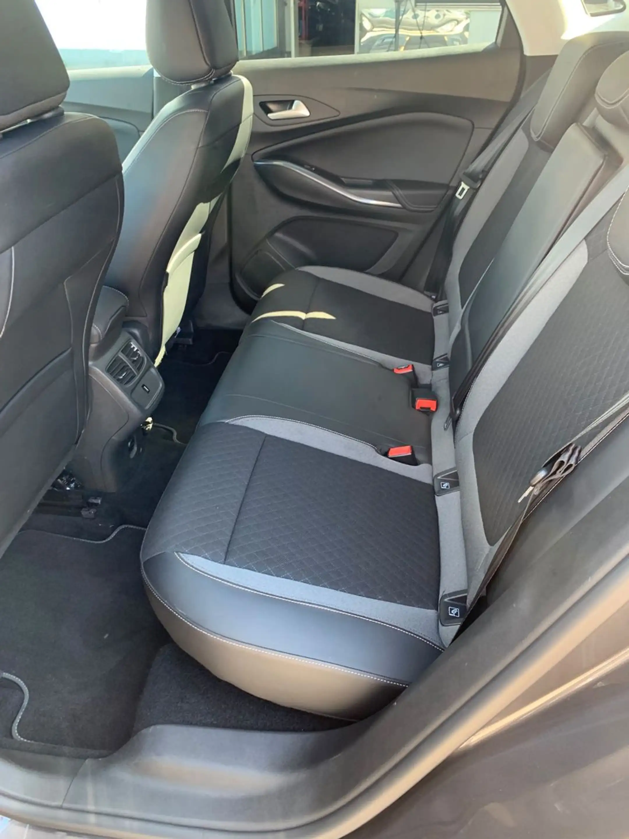 Opel Grandland X Innovation 1.5 Diesel 6 Gang — photo 12