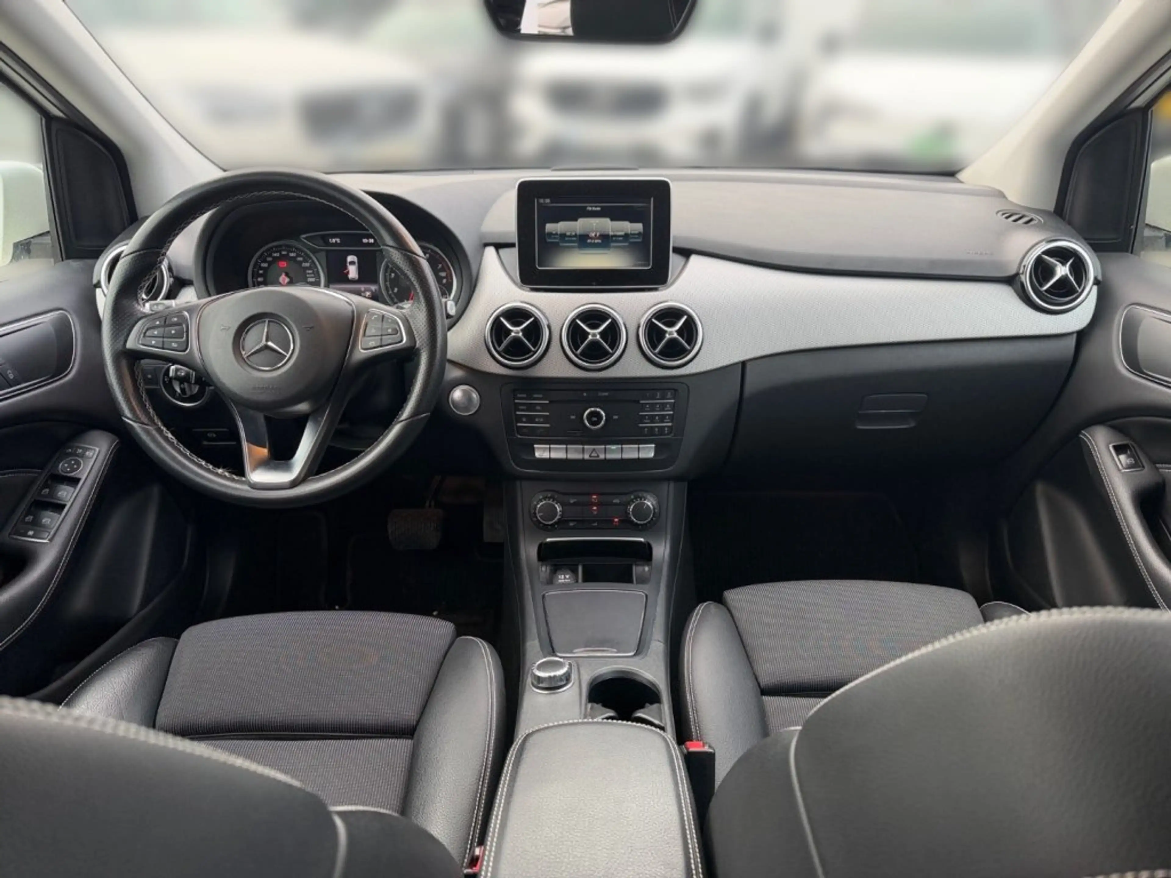 Mercedes-Benz B 220 4MATIC Aut. — photo 8