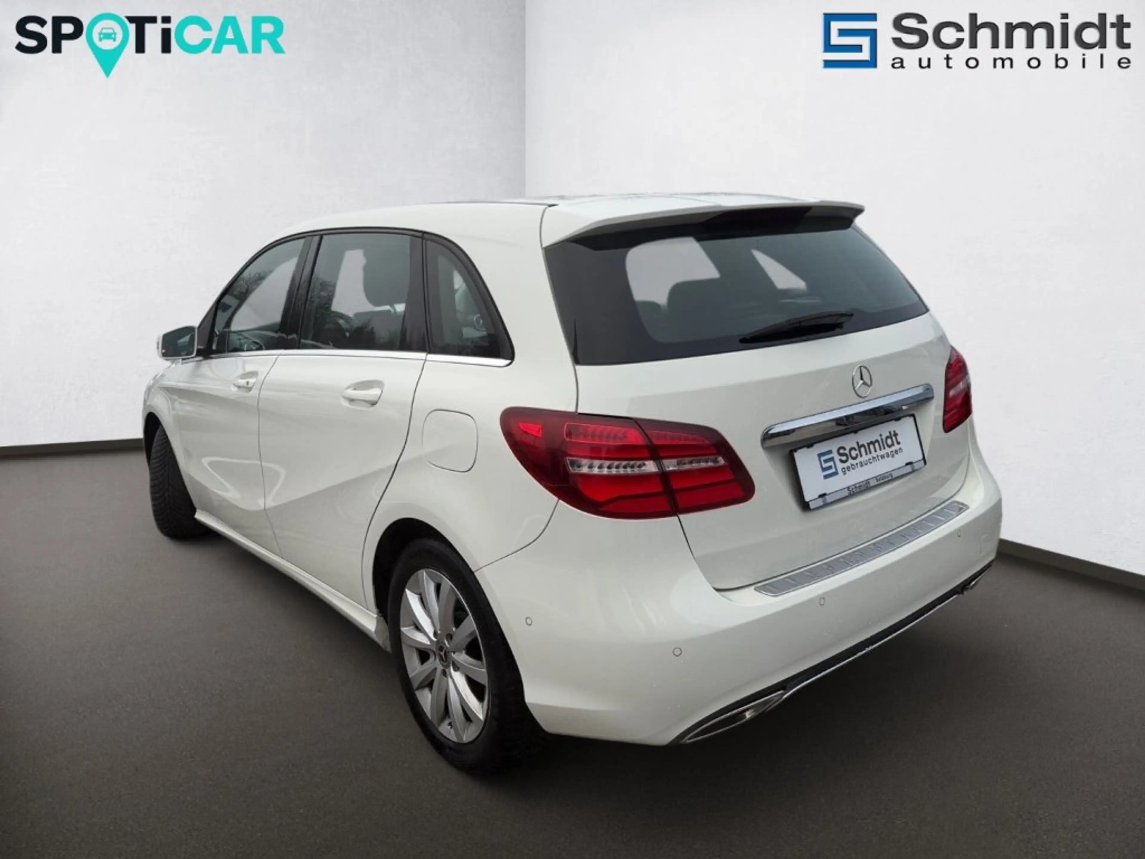 Mercedes-Benz B 220 4MATIC Aut. — photo 3