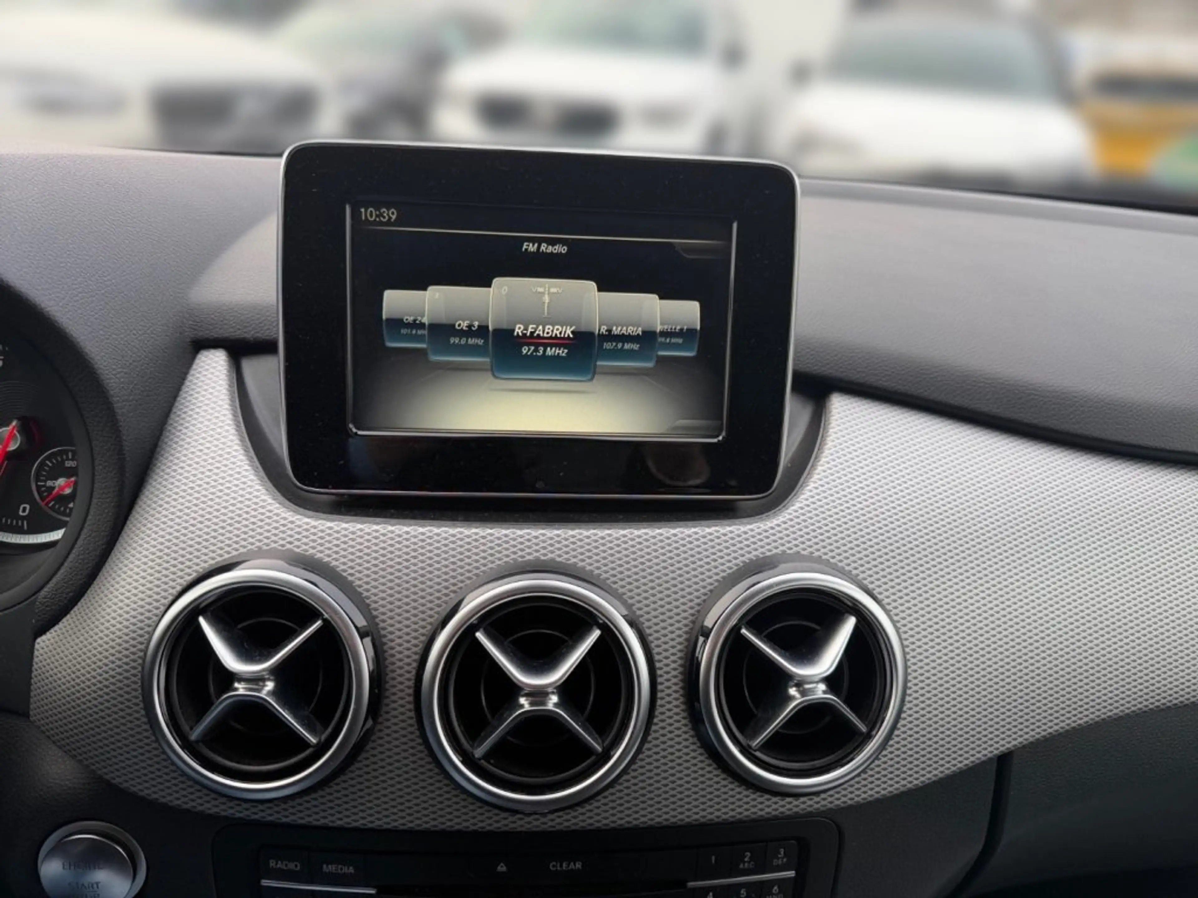 Mercedes-Benz B 220 4MATIC Aut. — photo 11