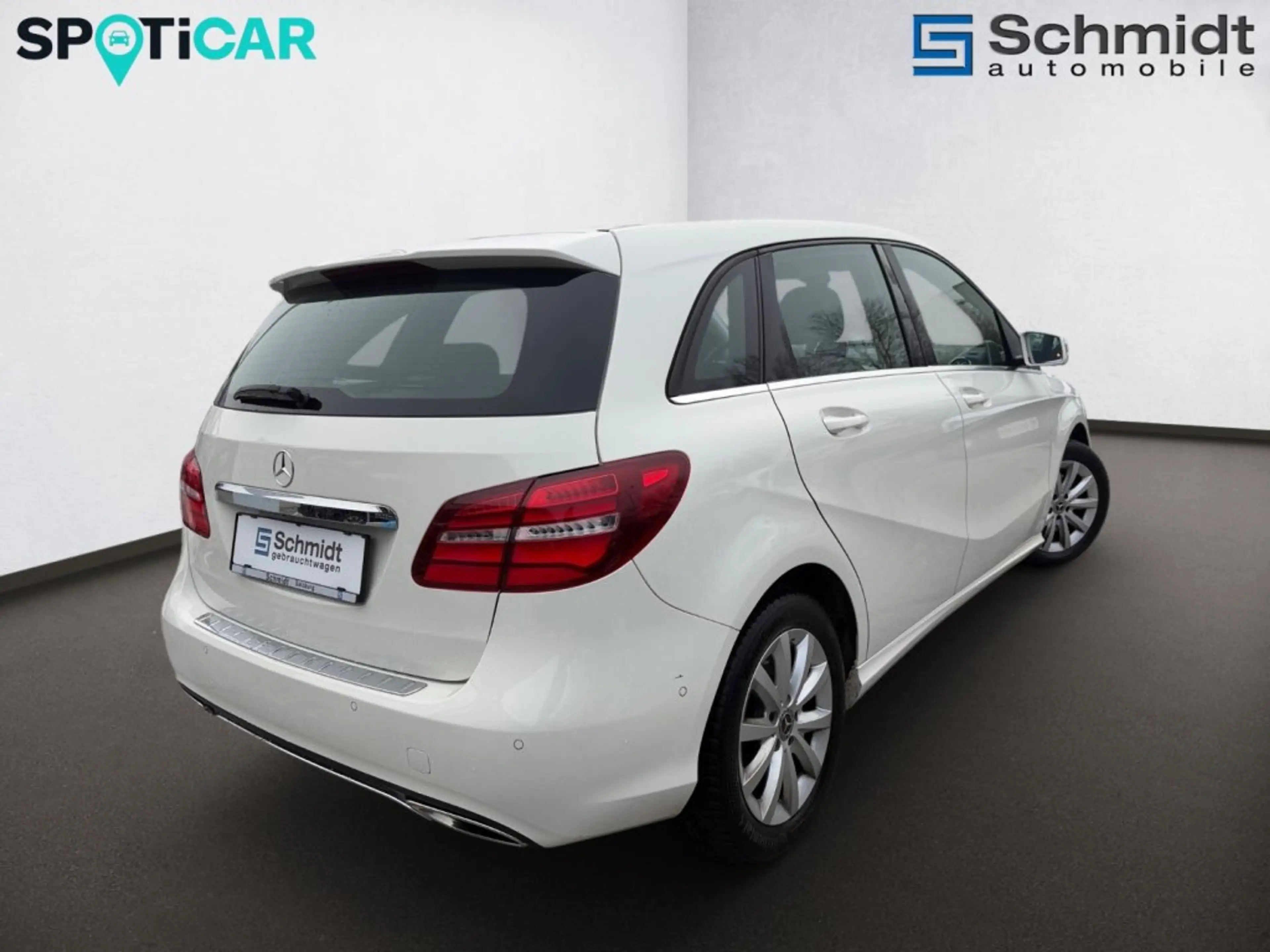 Mercedes-Benz B 220 4MATIC Aut. — photo 4