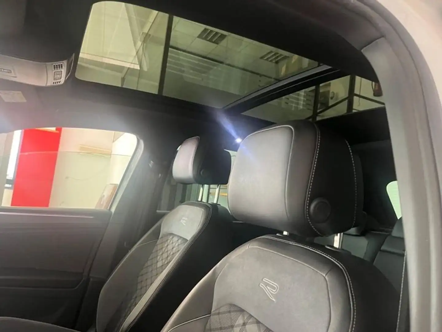 Volkswagen Tiguan 2.0 TDI 150 R-Line 5p Blanco - 2