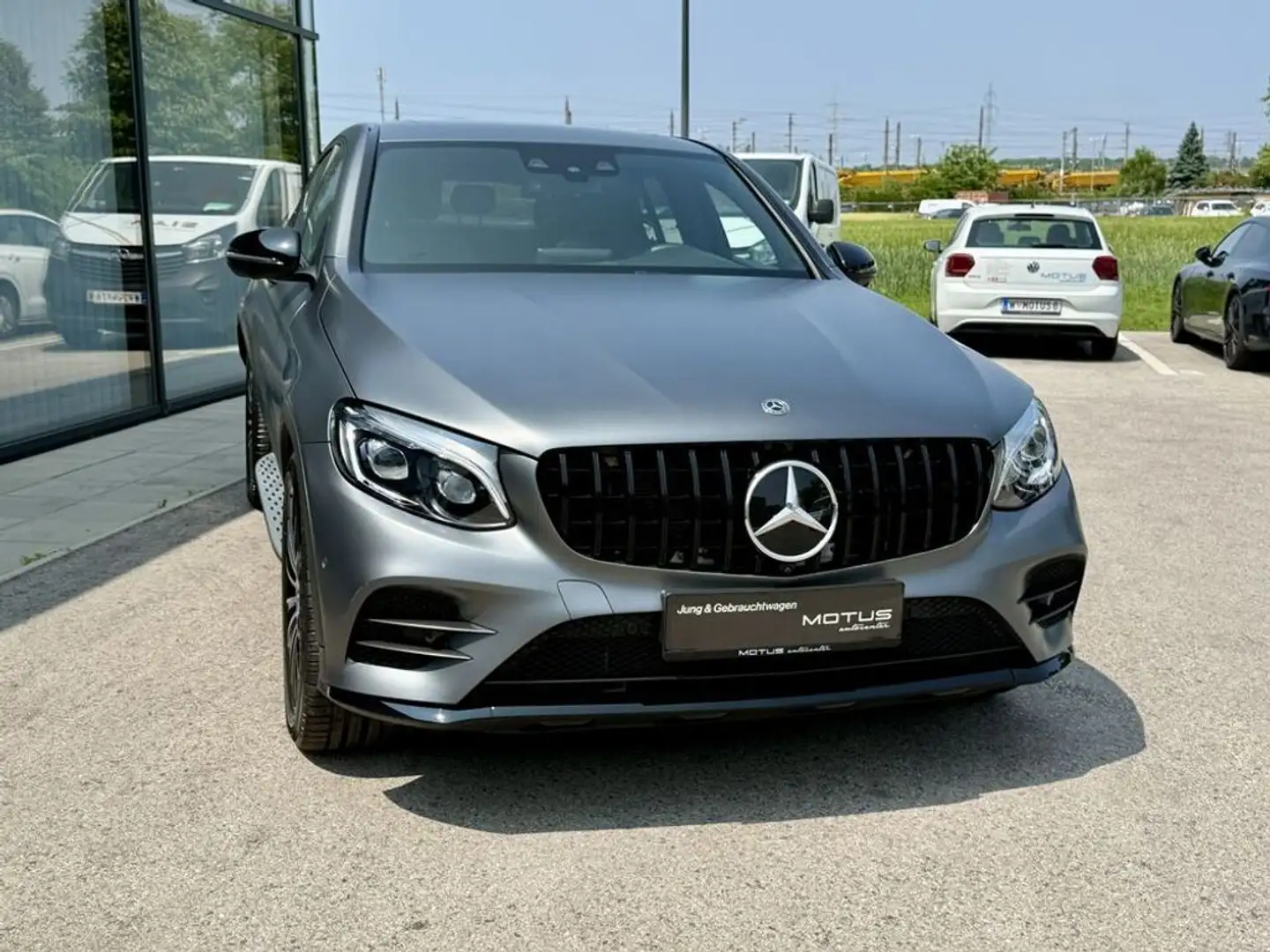 Mercedes-Benz GLC 300 AMG Line 4Matic Gris - 1