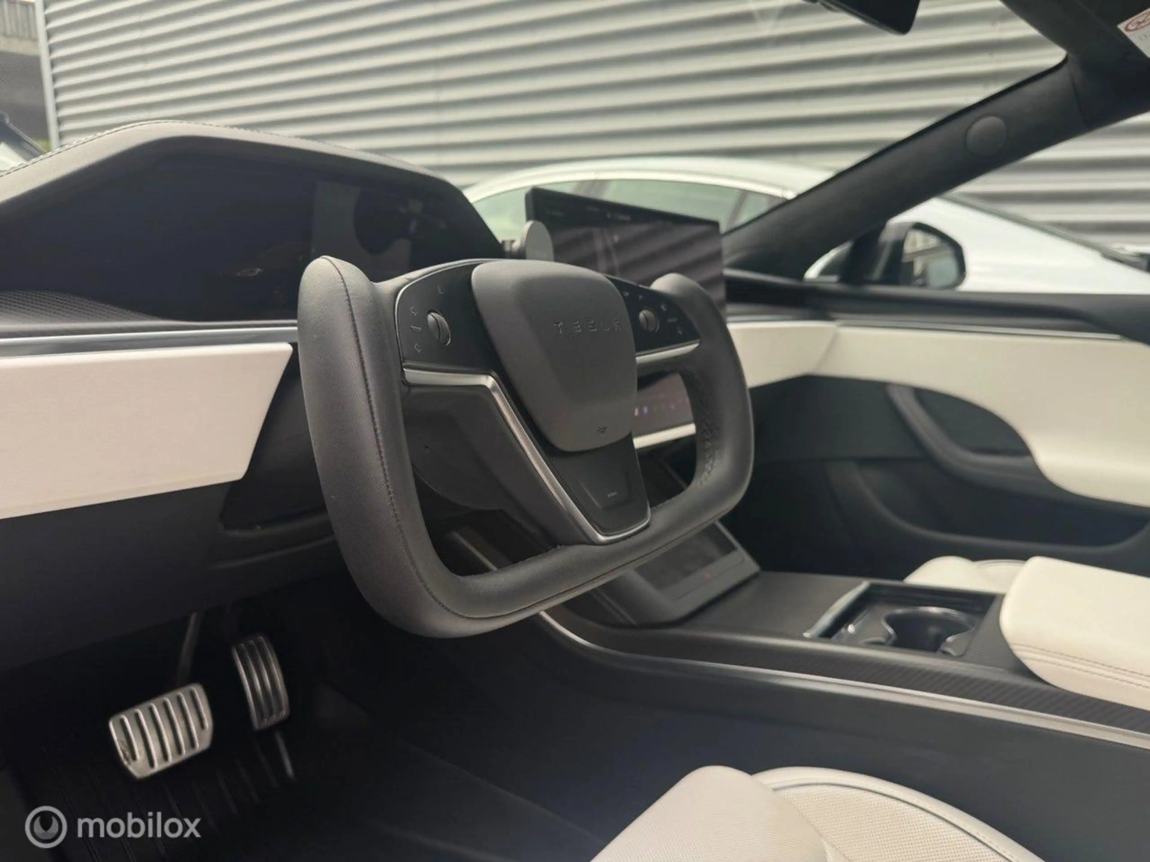Tesla Model S Plaid AWD 90 kWh FSD, Yoke, HW4 — photo 18