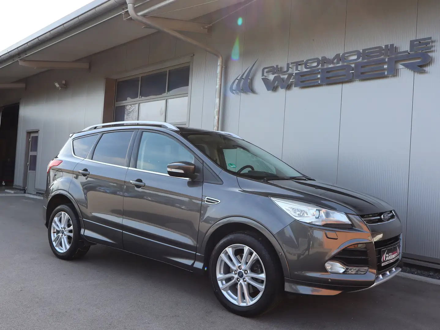 Ford Kuga 2.0 TDCi 4x4 INDIVIDUAL *NAVI*XENON*PANORAMA*CAM* Grau - 1