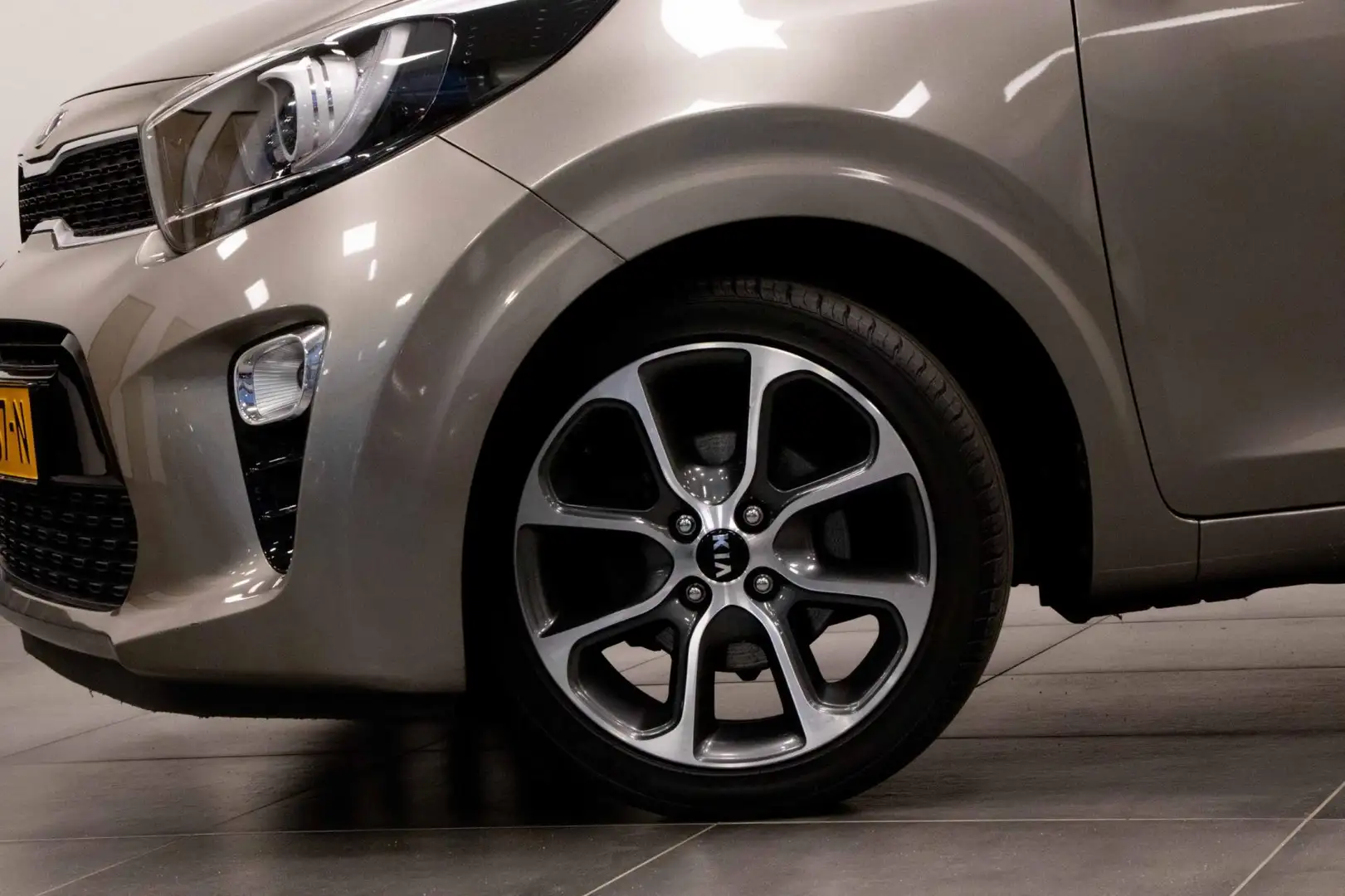 Kia Picanto 1.0 CVVT Design Edition| Navi| Camera| Cruise | le Grijs - 2