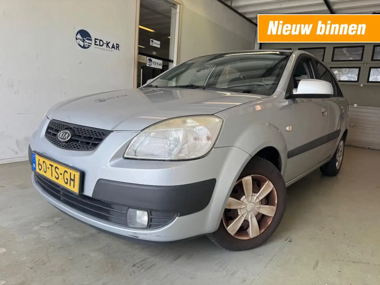 Kia Rio 1.4 X-tra 5drs AIRCO 2DE EIG. NAP APK 5-2026 RIJDT Grijs - 1
