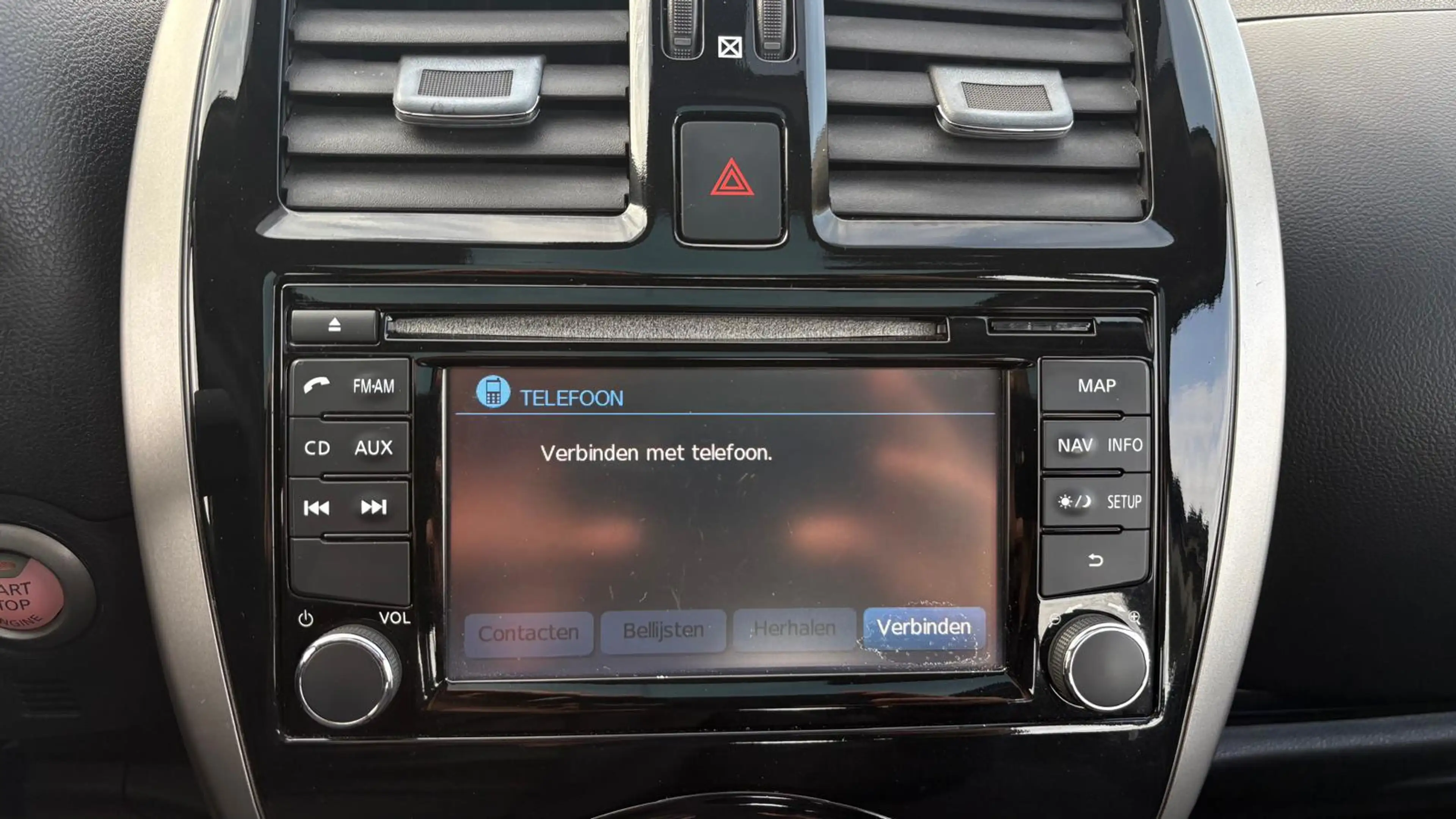 Nissan Micra Nightshade | Clima | Pano | PDC | Nav| Keyless — photo 15