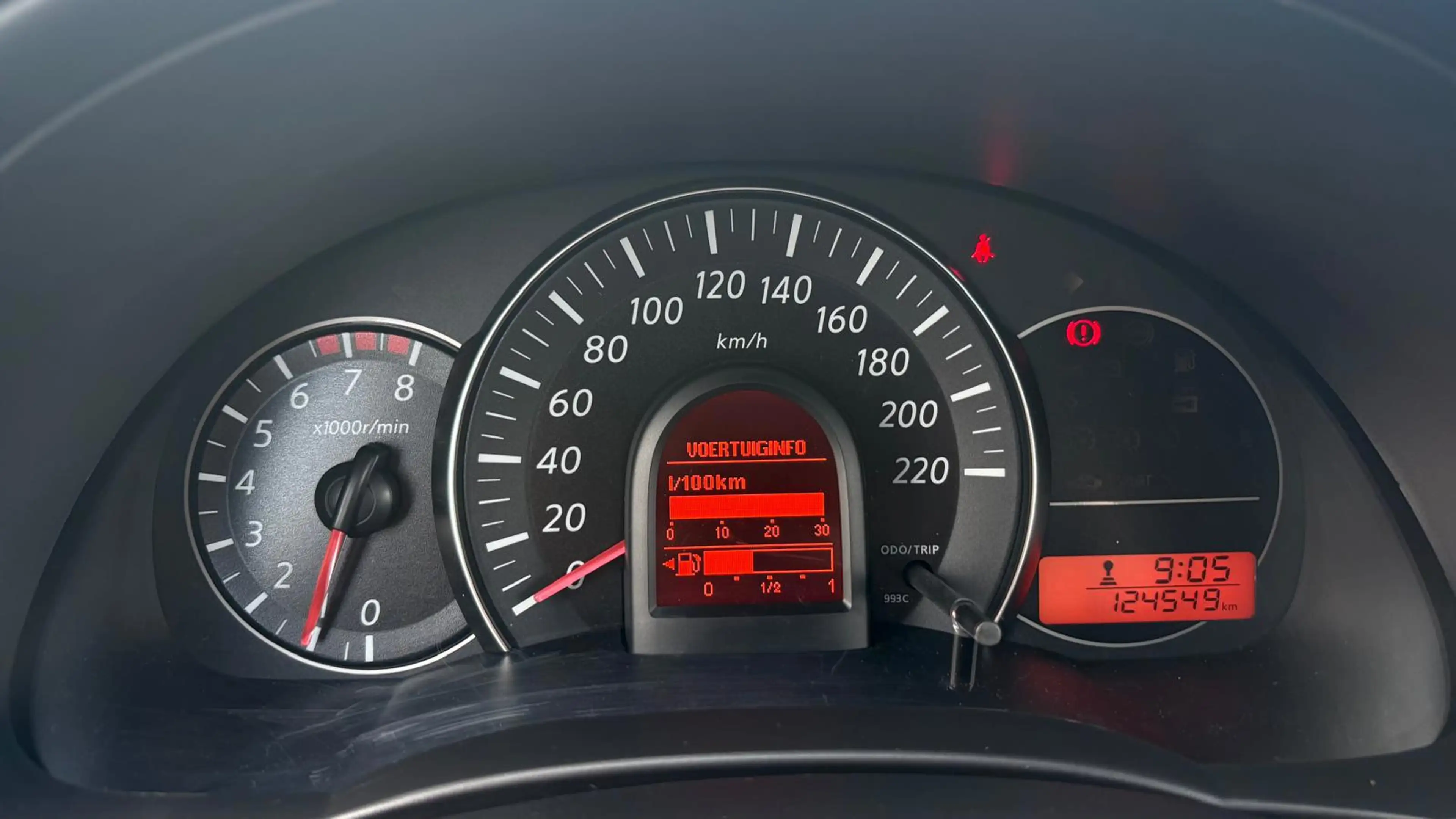 Nissan Micra Nightshade | Clima | Pano | PDC | Nav| Keyless — photo 14
