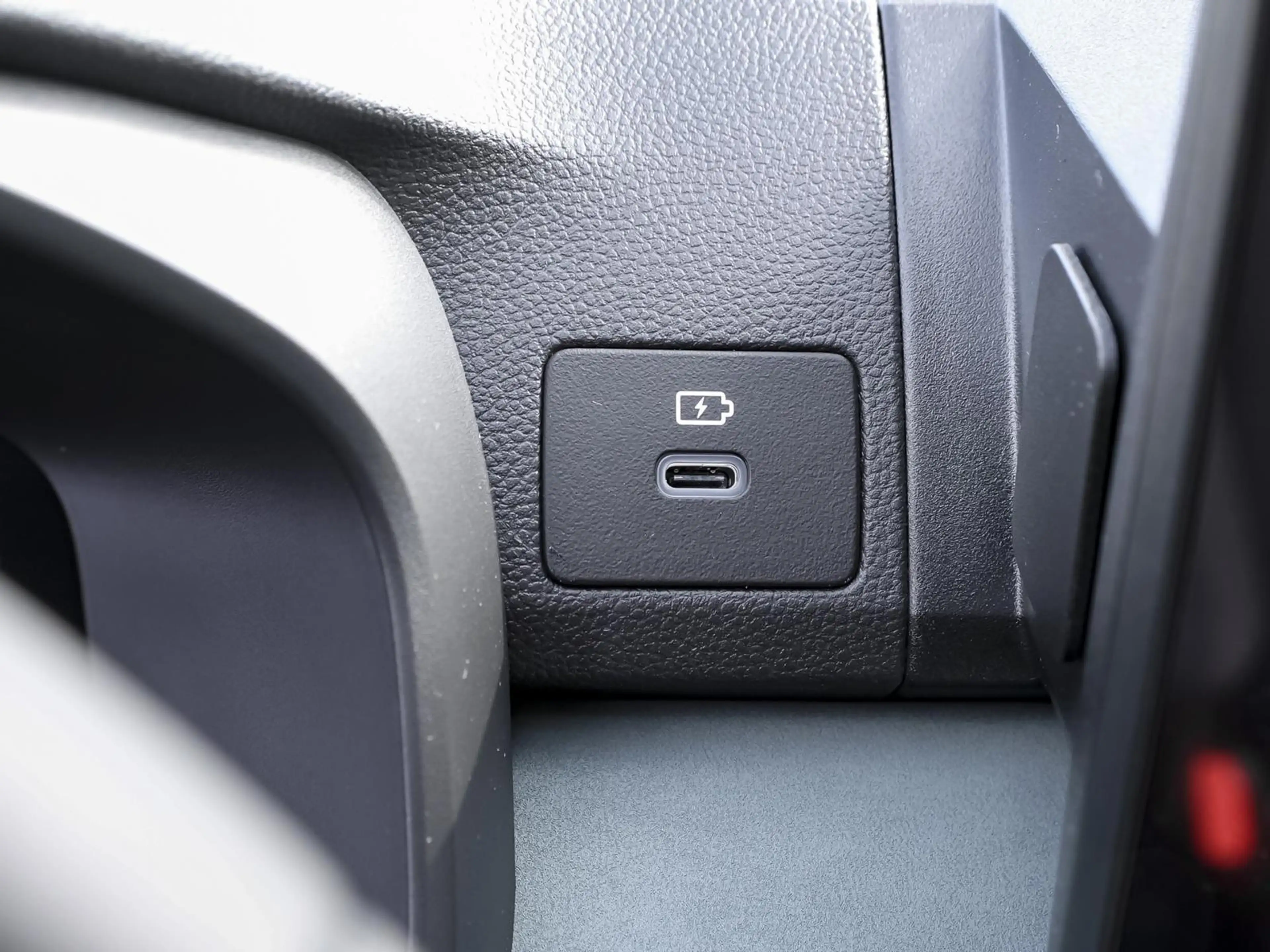 Dacia Jogger Extreme hybrid 155 7-SITZE NAVI SHZ PDC — photo 12