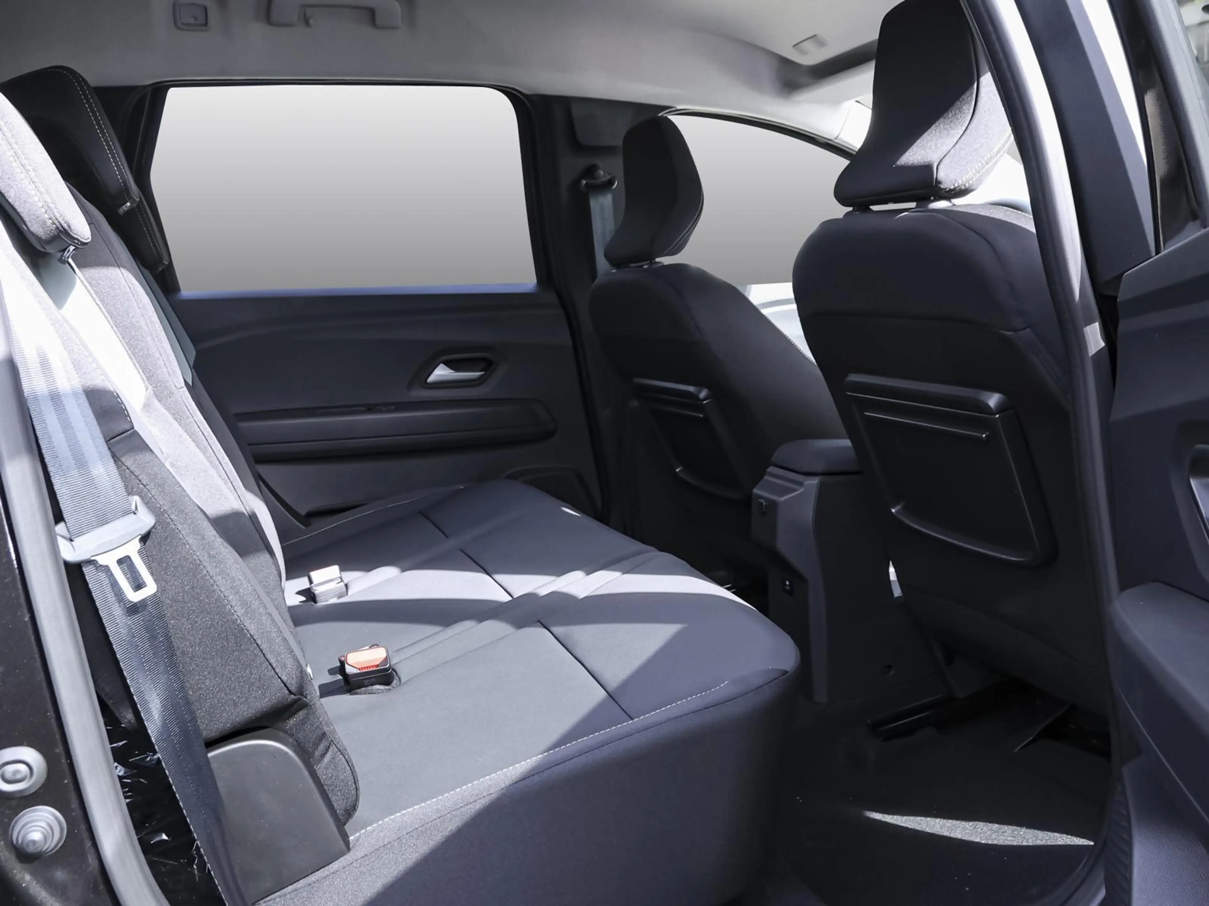 Dacia Jogger Extreme hybrid 155 7-SITZE NAVI SHZ PDC — photo 4