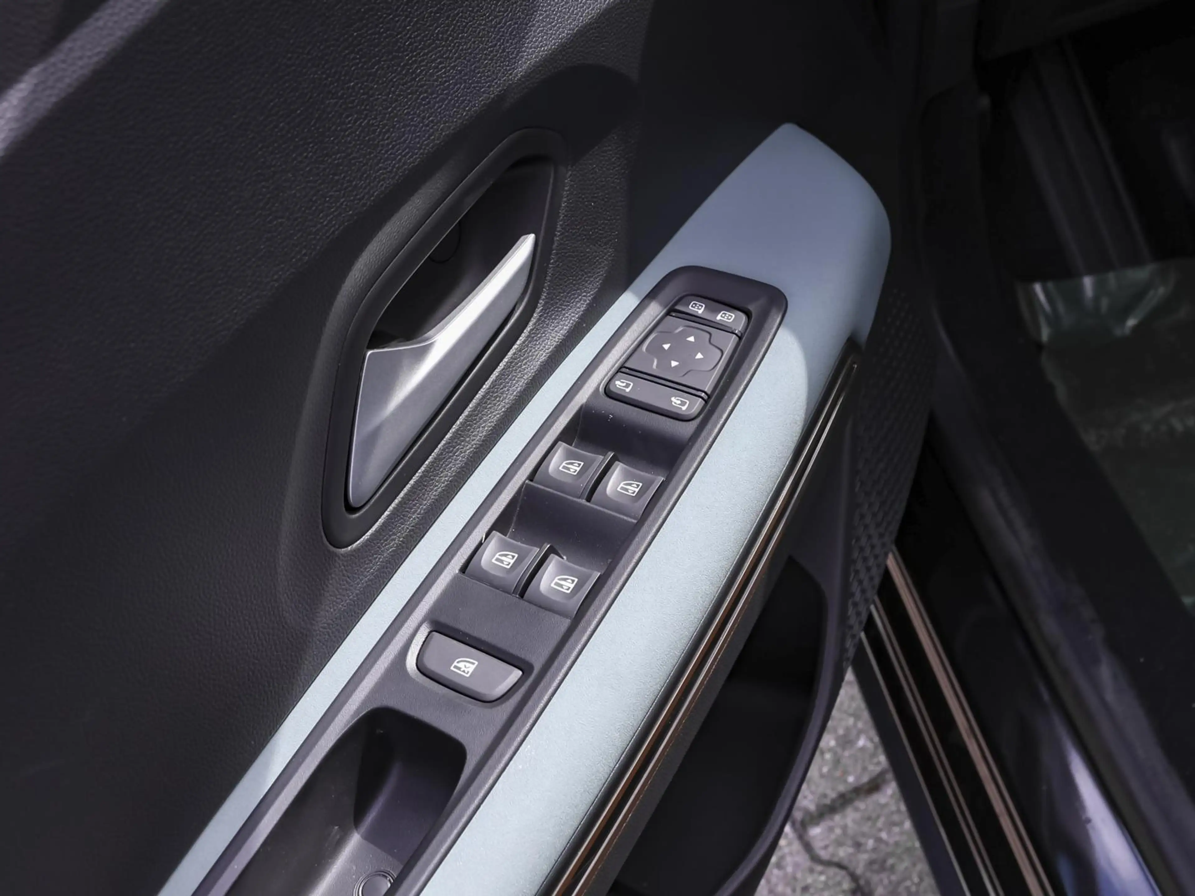 Dacia Jogger Extreme hybrid 155 7-SITZE NAVI SHZ PDC — photo 9