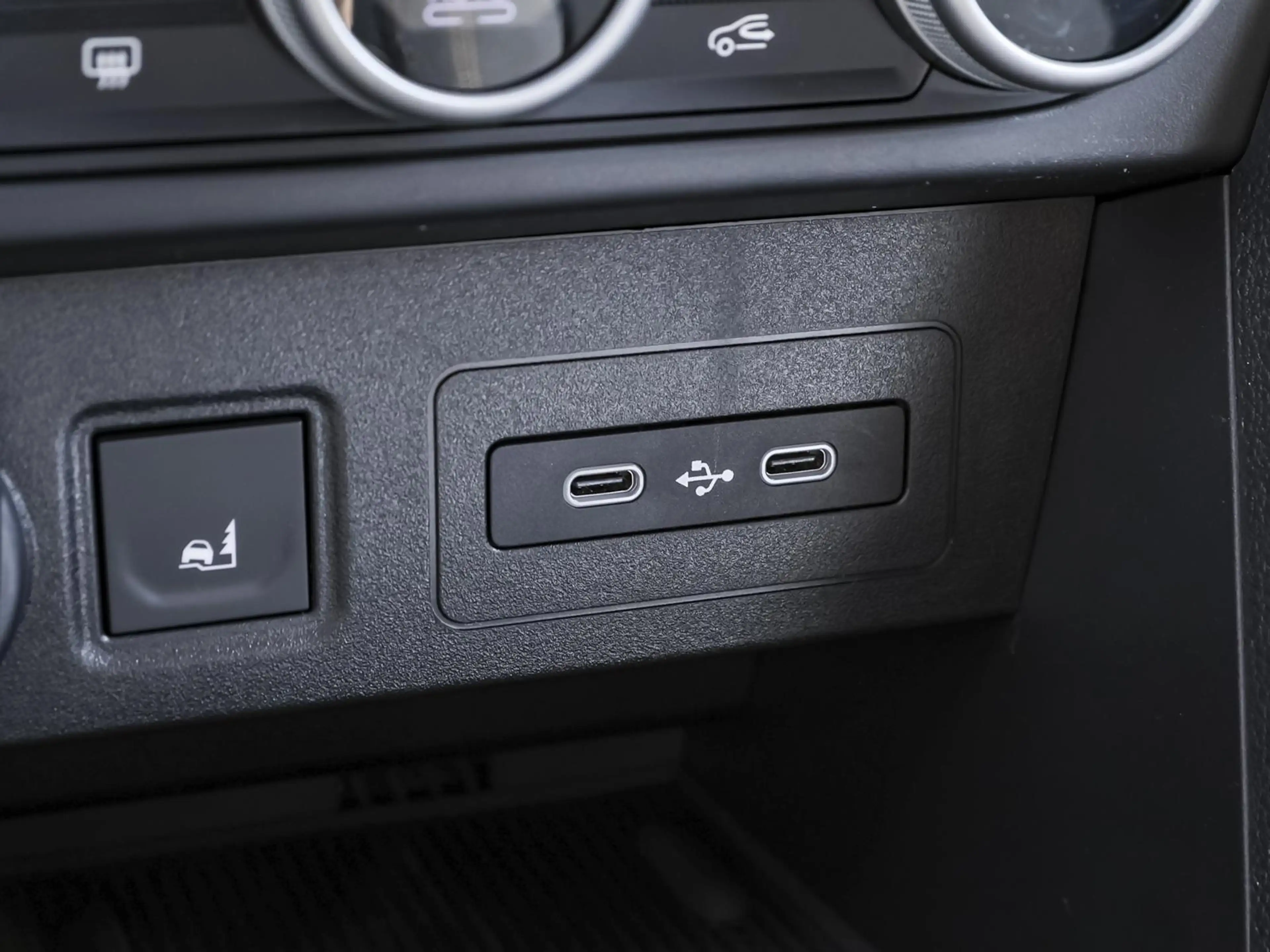 Dacia Jogger Extreme hybrid 155 7-SITZE NAVI SHZ PDC — photo 14