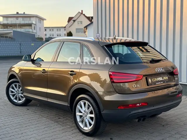 Audi Q3 view 4