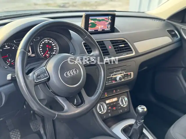 Audi Q3 view 14