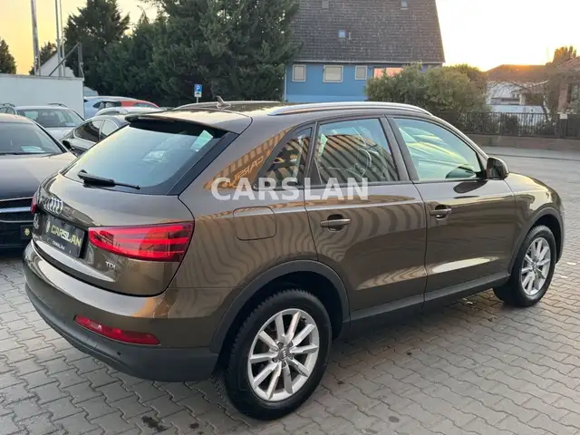Audi Q3 view 9