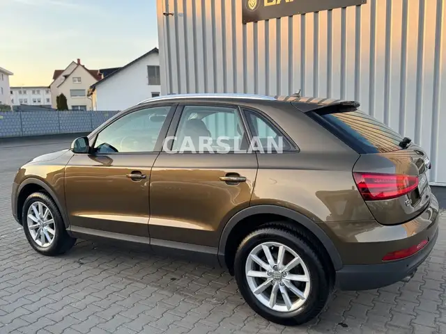 Audi Q3 view 7