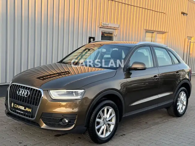 Audi Q3 view 10