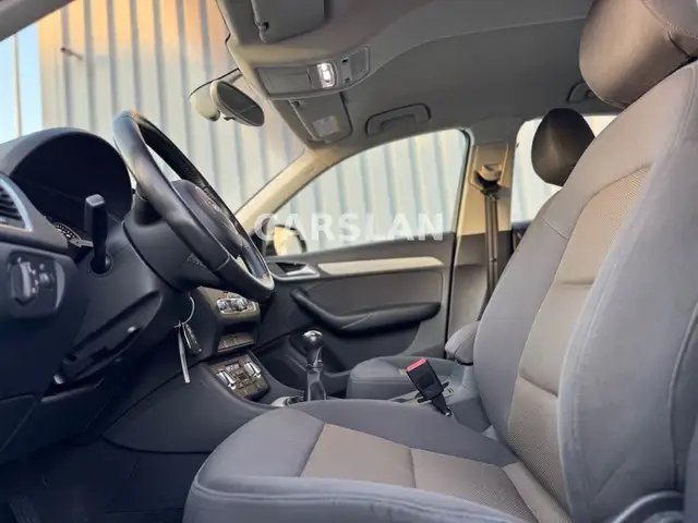 Audi Q3 view 13