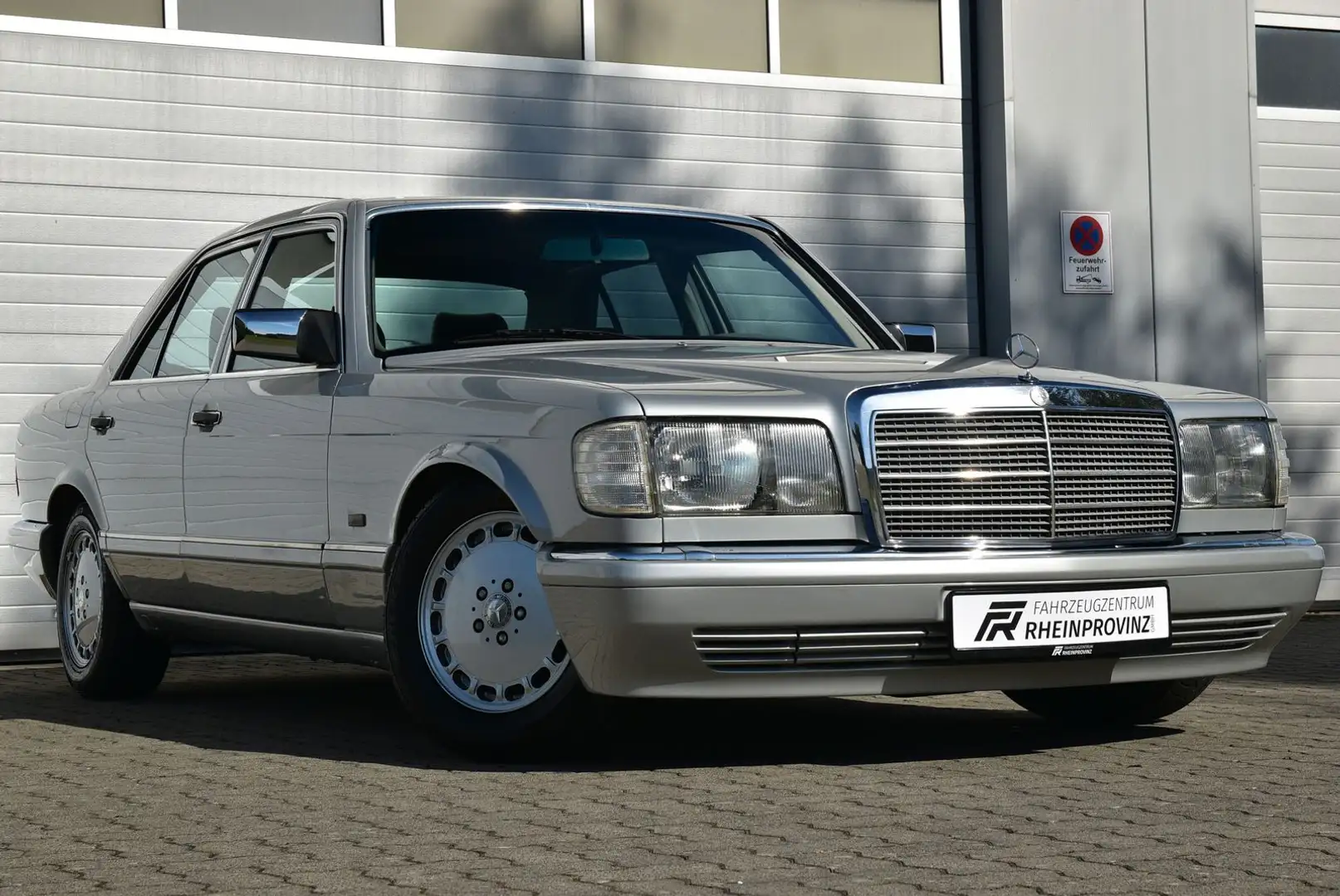Mercedes-Benz S 260 W126 H-Zulassung/Schiebedach/Automatik Silber - 1
