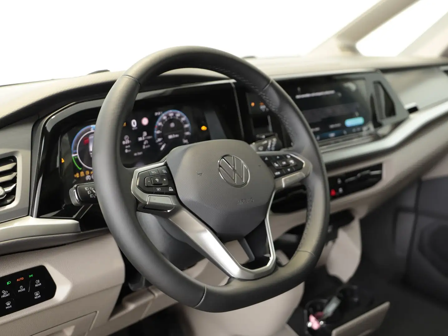 Volkswagen T7 Multivan VW T7 Multivan Edition ÜH eHybrid 180 kW 4M Grau - 2