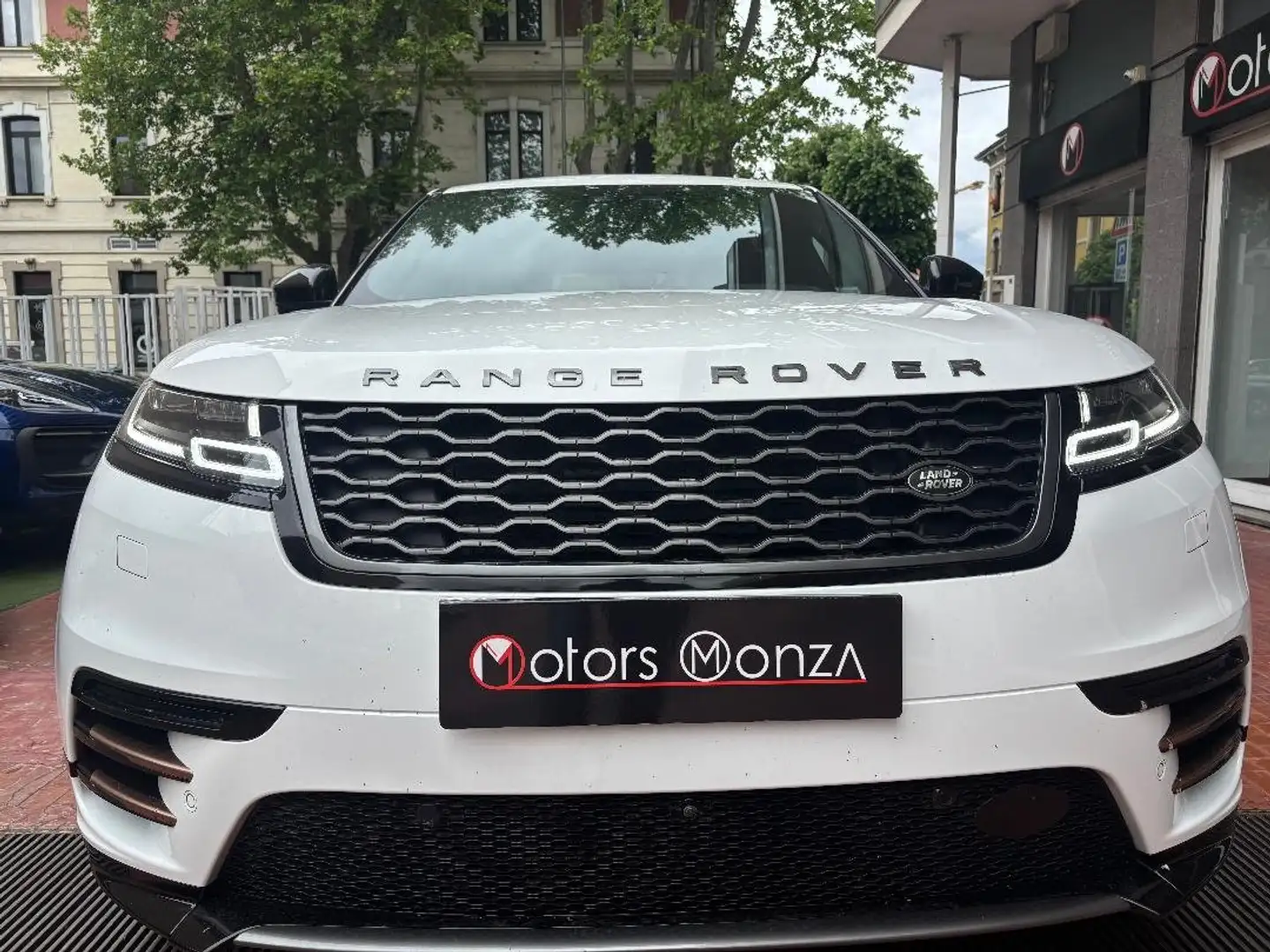 Land Rover Range Rover Velar 2.0d i4 mhev R-Dynamic  4wd 204cv Elettrica/Diesel Fehér - 1