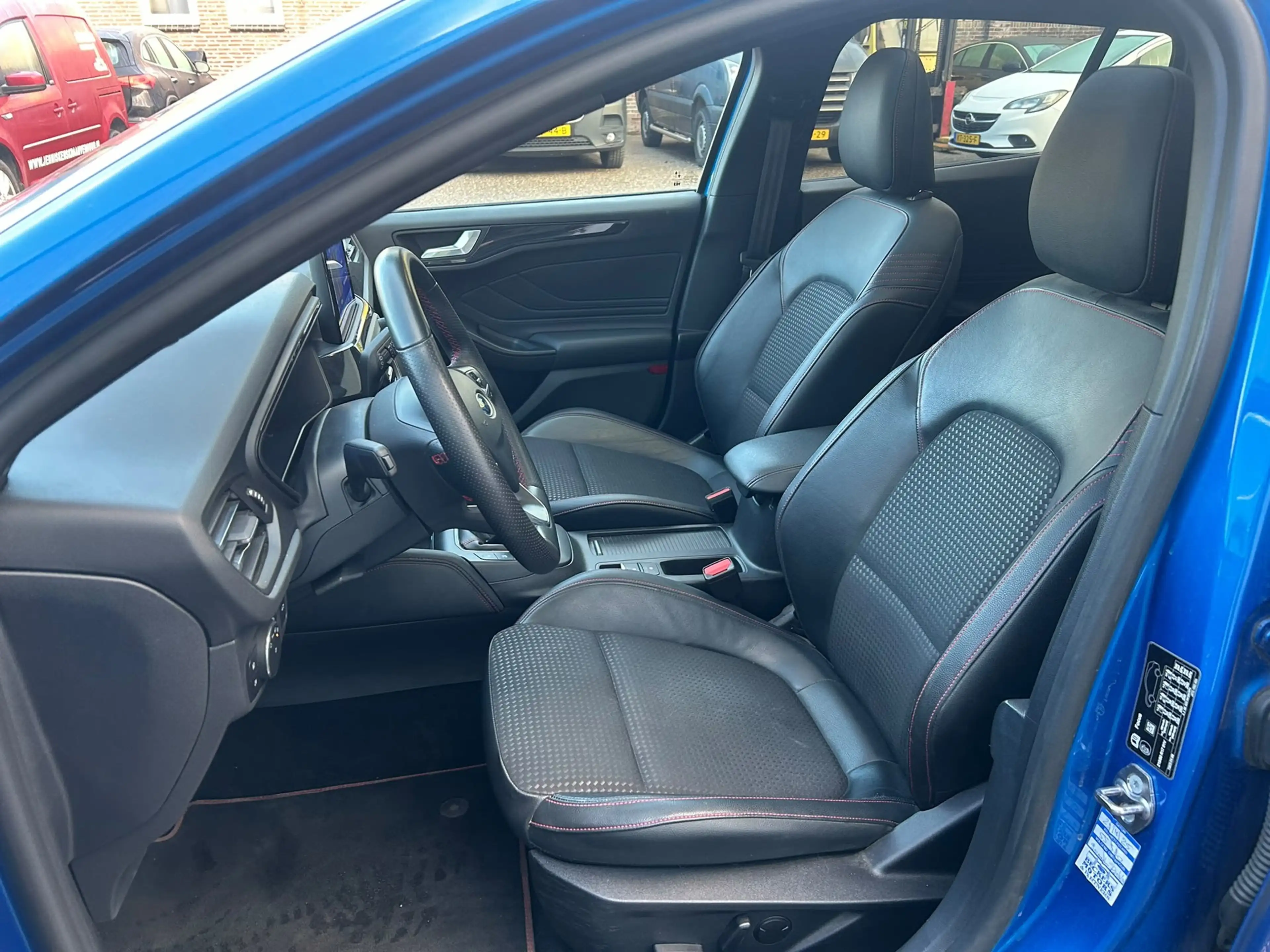 Ford Focus Wagon 1.0 EcoBoost Hybrid ST Line X Business | 12 — photo 8