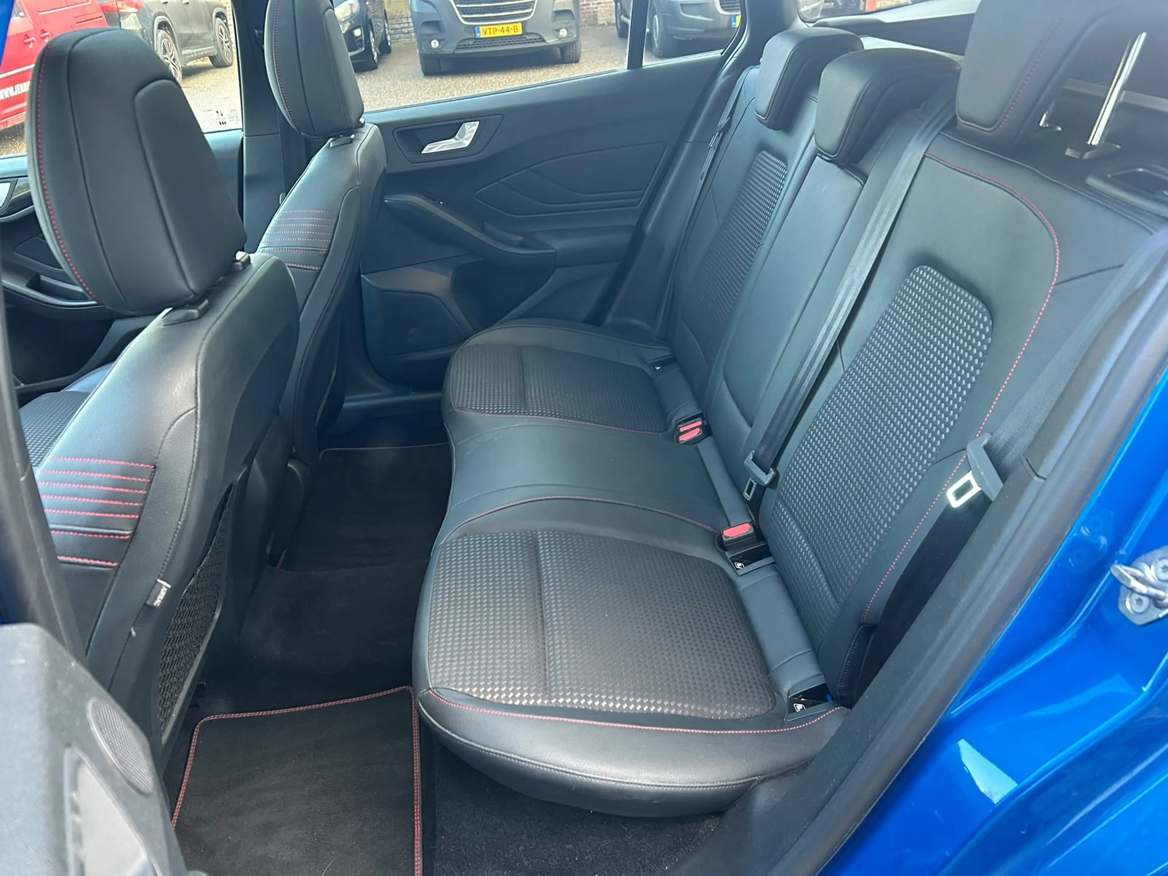 Ford Focus Wagon 1.0 EcoBoost Hybrid ST Line X Business | 12 — photo 9
