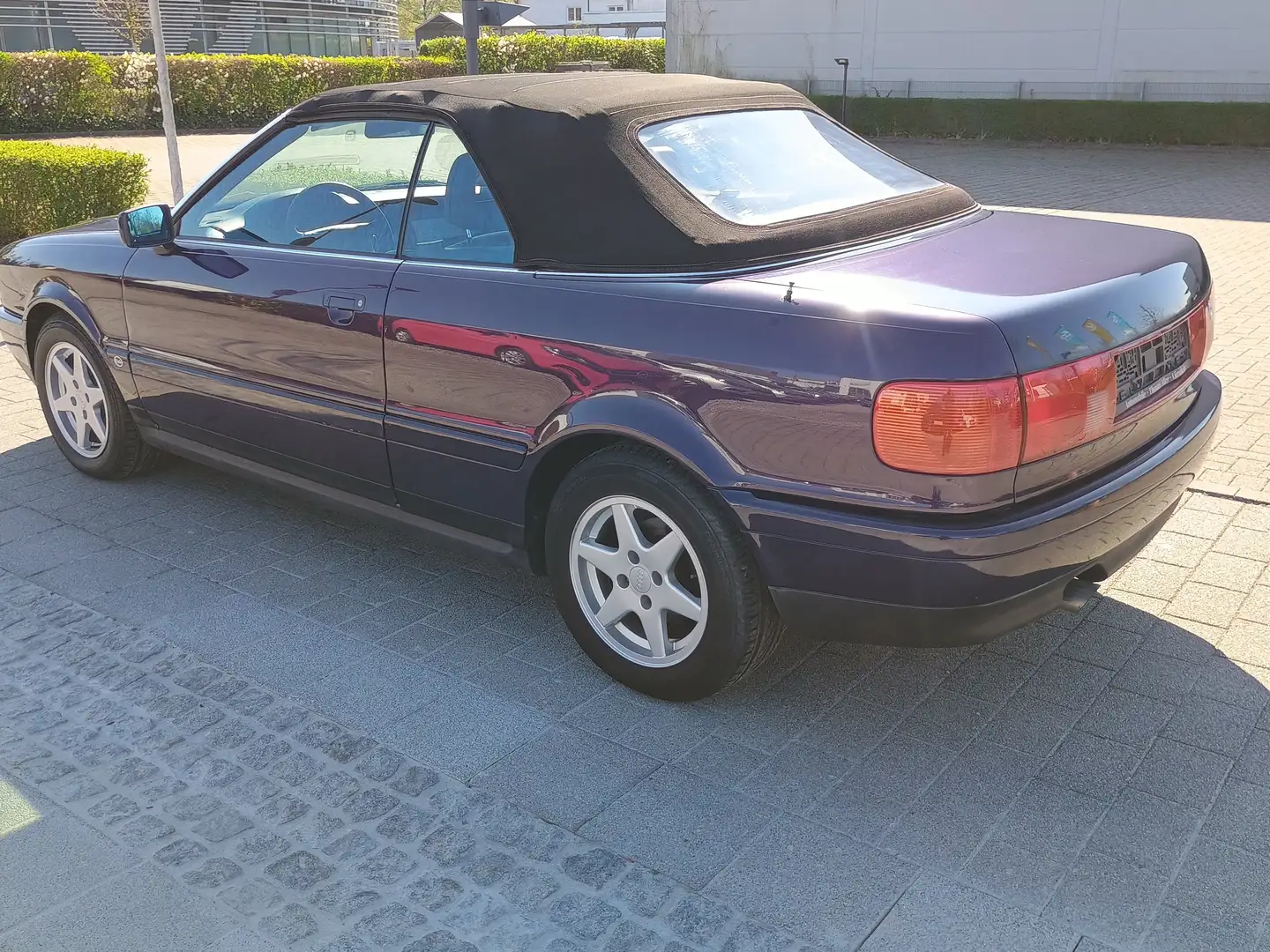 Audi Cabriolet 2.0 115 PS  Nur 28000 km /2.Hd/Alu/Teilleder Violet - 2