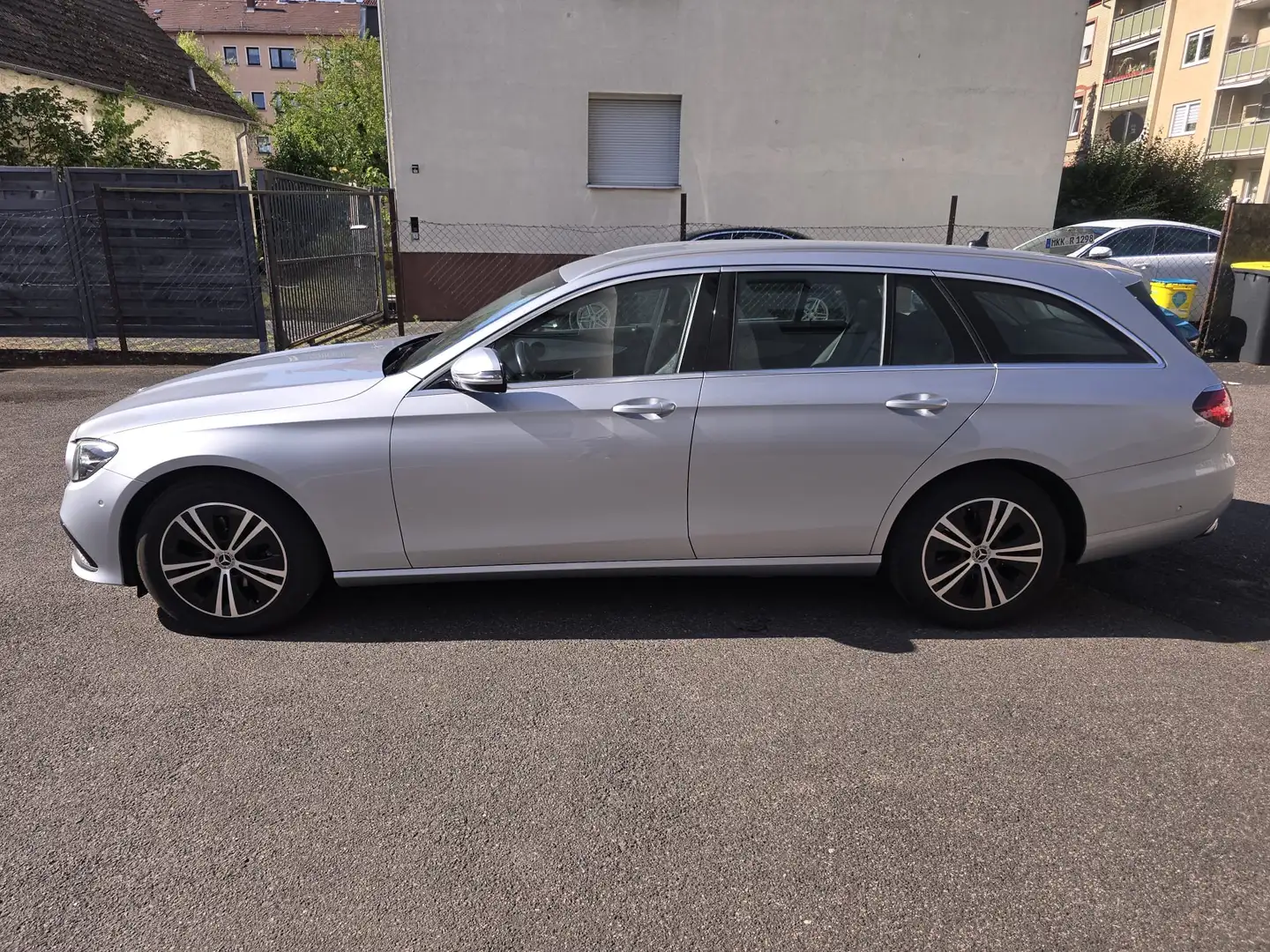 Mercedes-Benz E 220 E 220 d (213.204) Silber - 1