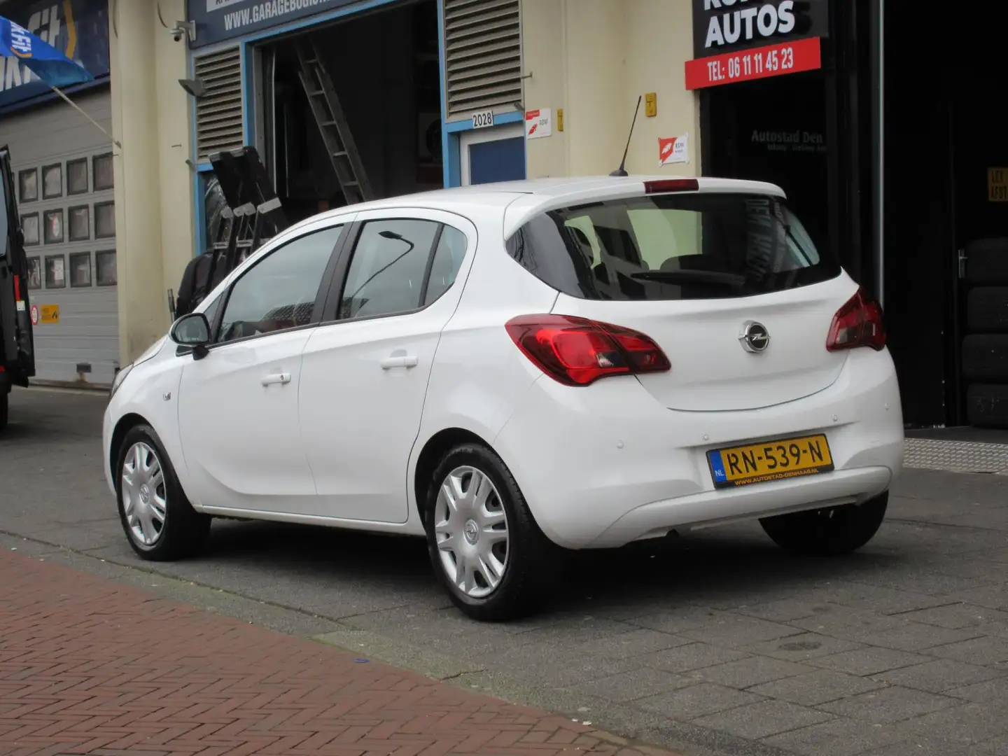 Opel Corsa 1.4 Favourite 5 Deurs Airco PDC Bianco - 2