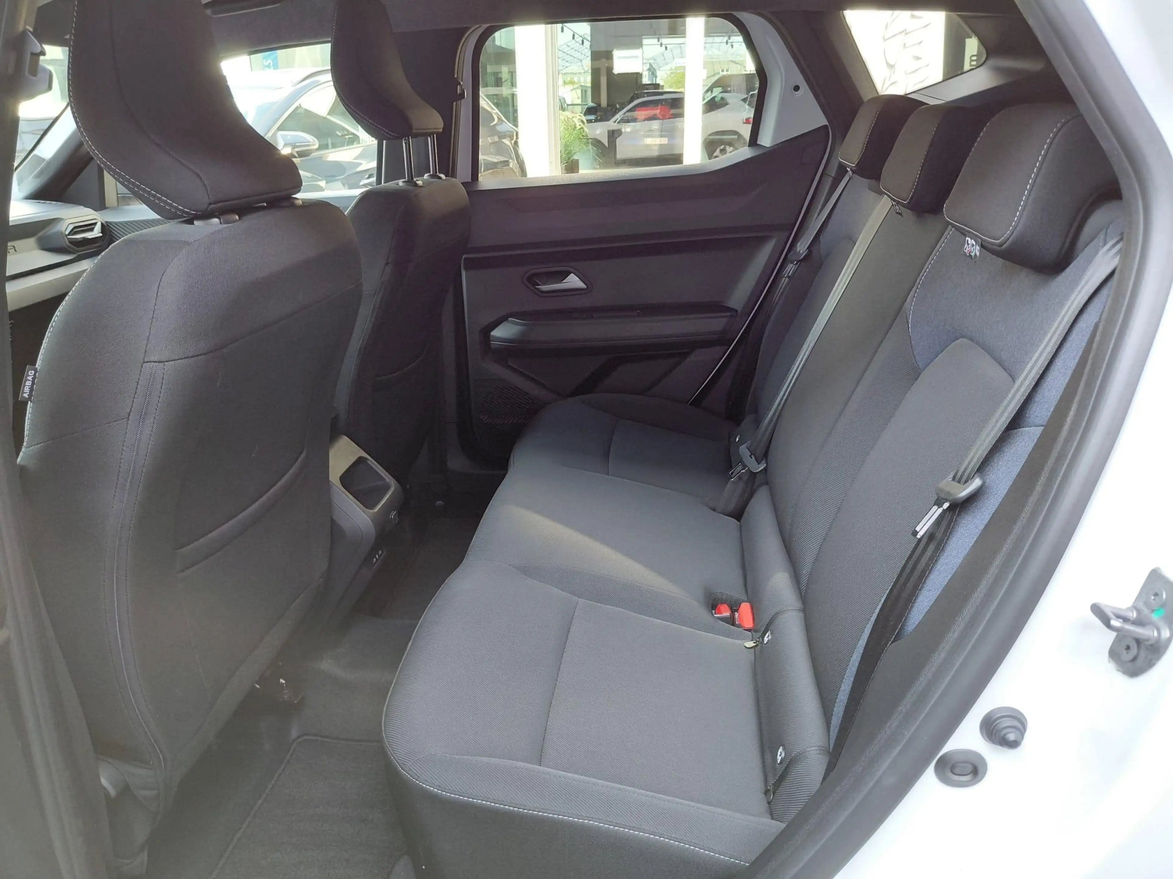 Dacia Duster Hybrid 140 Expression — photo 8