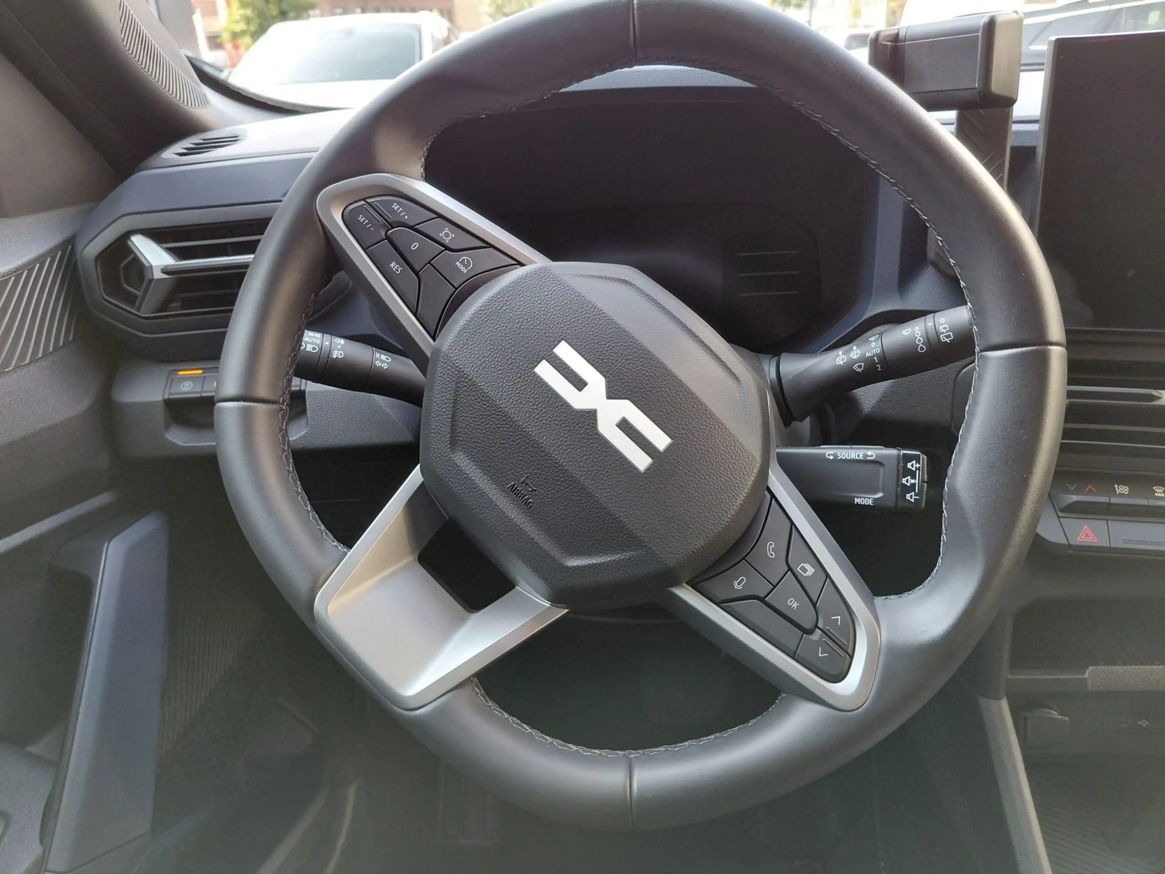 Dacia Duster Hybrid 140 Expression — photo 7
